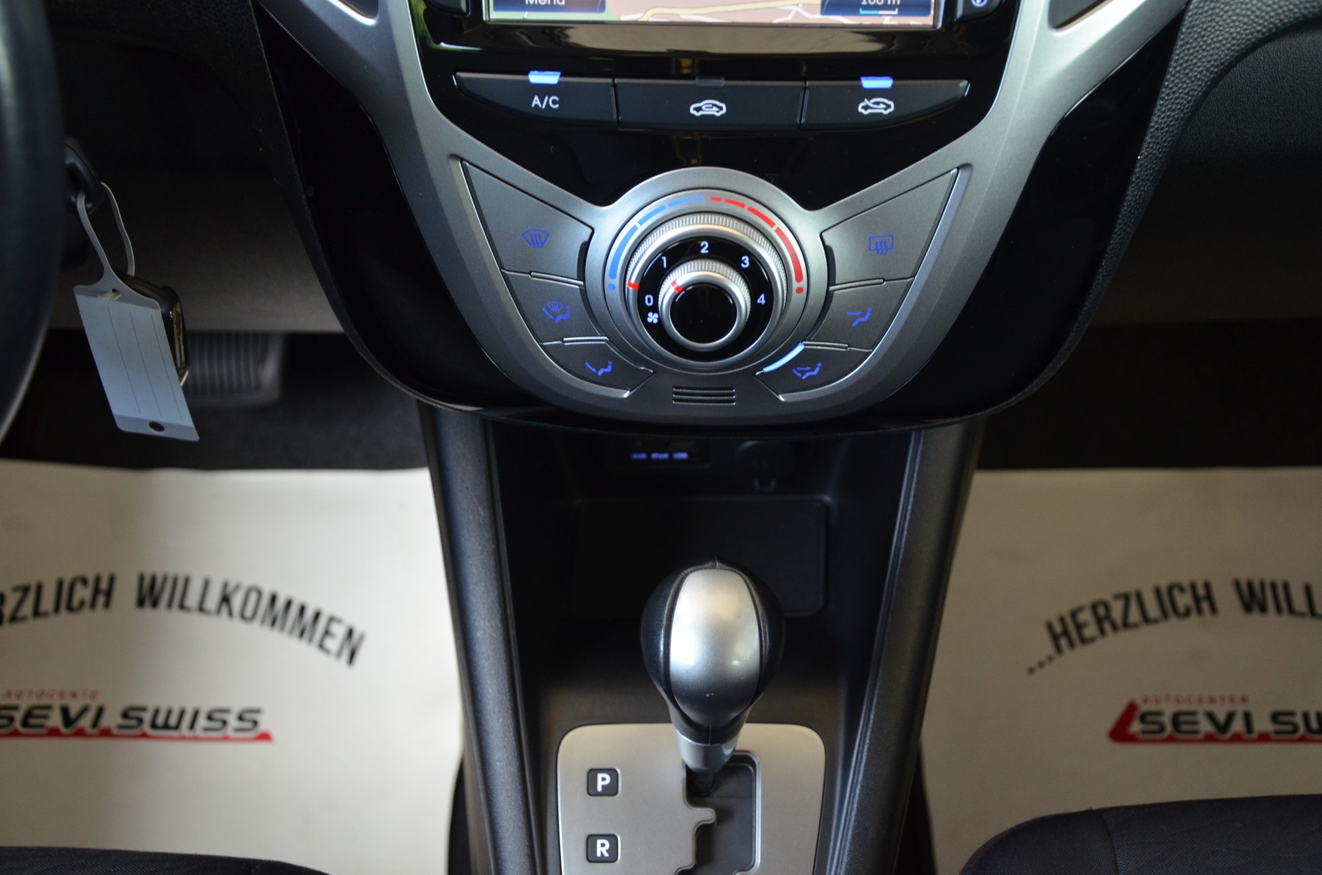 HYUNDAI iX20 1.6 Style Automatic*Frisch ab MFK,1 Jahr oder 20'000km Garantie*-image-12