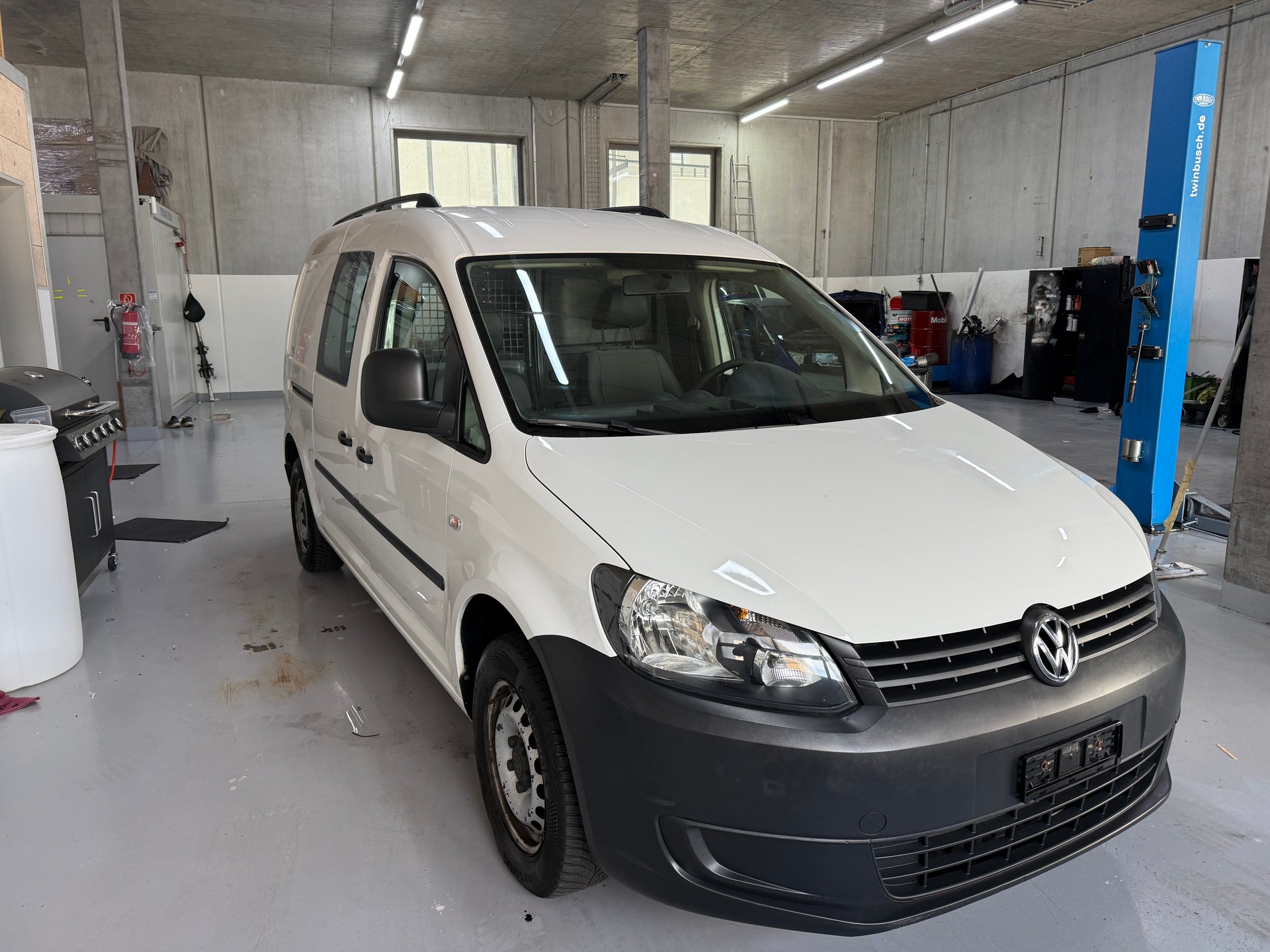 VW Caddy Maxi 1.6 TDI Blue Motion Technology-image-1