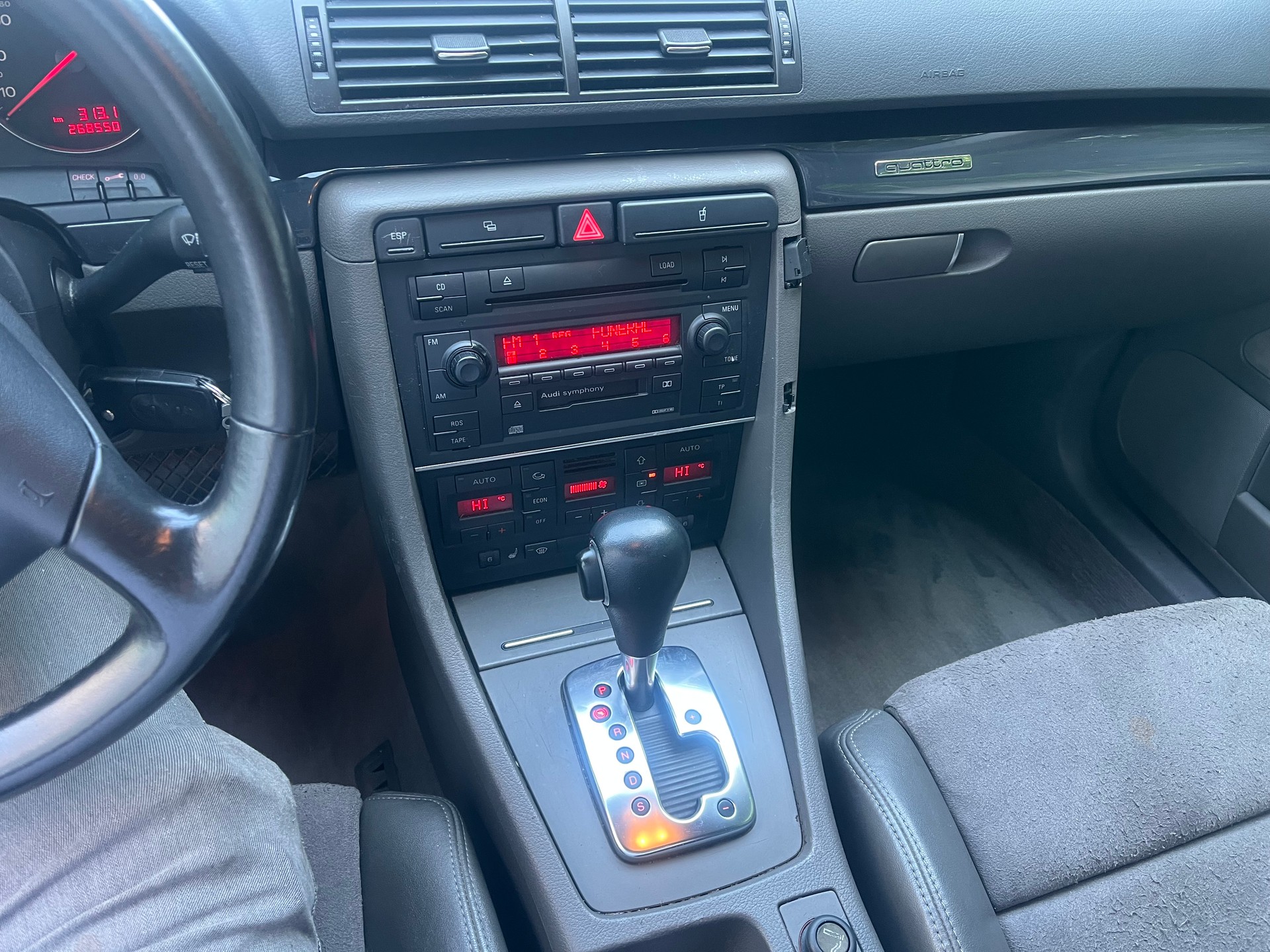 AUDI A4 Avant 2.5 TDI quattro-image-11