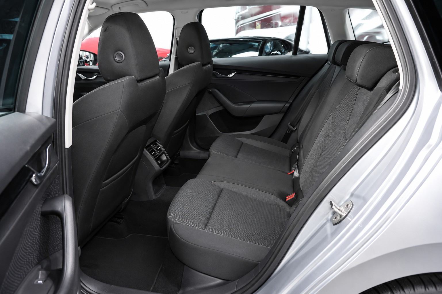 SKODA Octavia Combi 2.0 TDI Ambition DSG CH FAHRZEUG-image-11