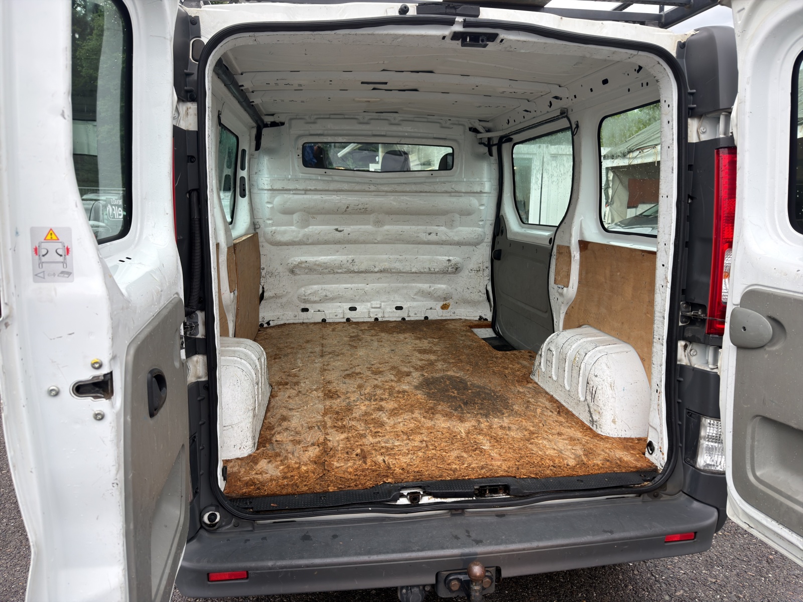 RENAULT Trafic 2.0 dCi 115 2.9t L1H1-image-6