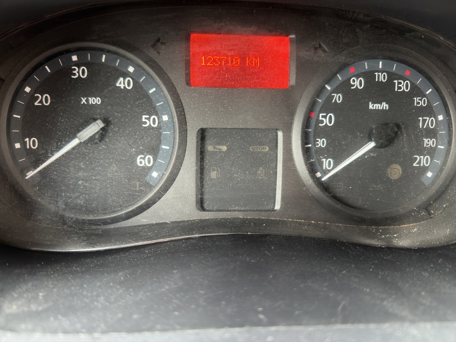 RENAULT Trafic 2.0 dCi 115 2.9t L1H1-image-9