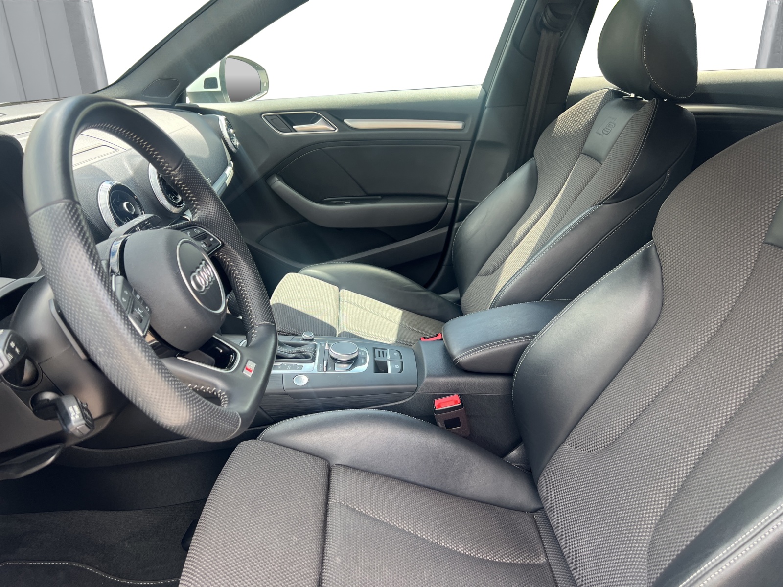 AUDI A3 Sportback 40 TFSI e-tron Sport S-tronic-image-9