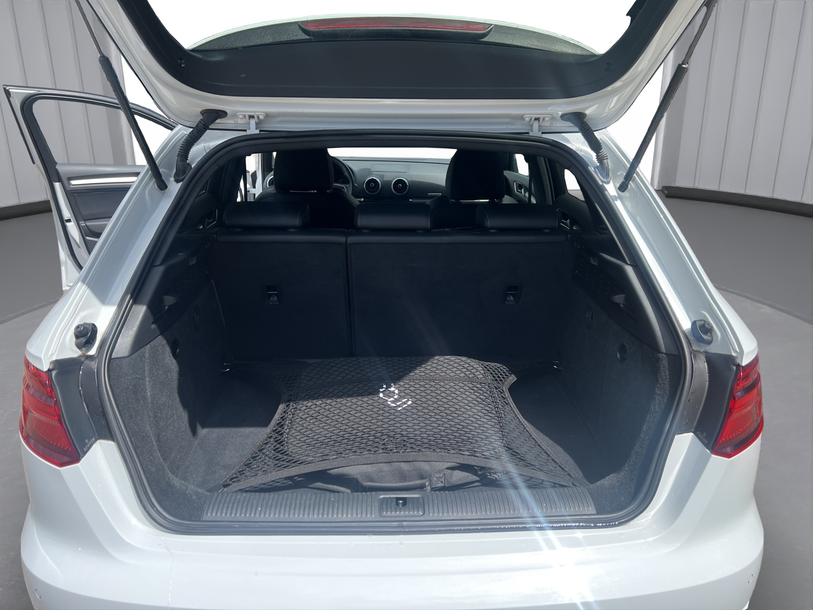 AUDI A3 Sportback 40 TFSI e-tron Sport S-tronic-image-13