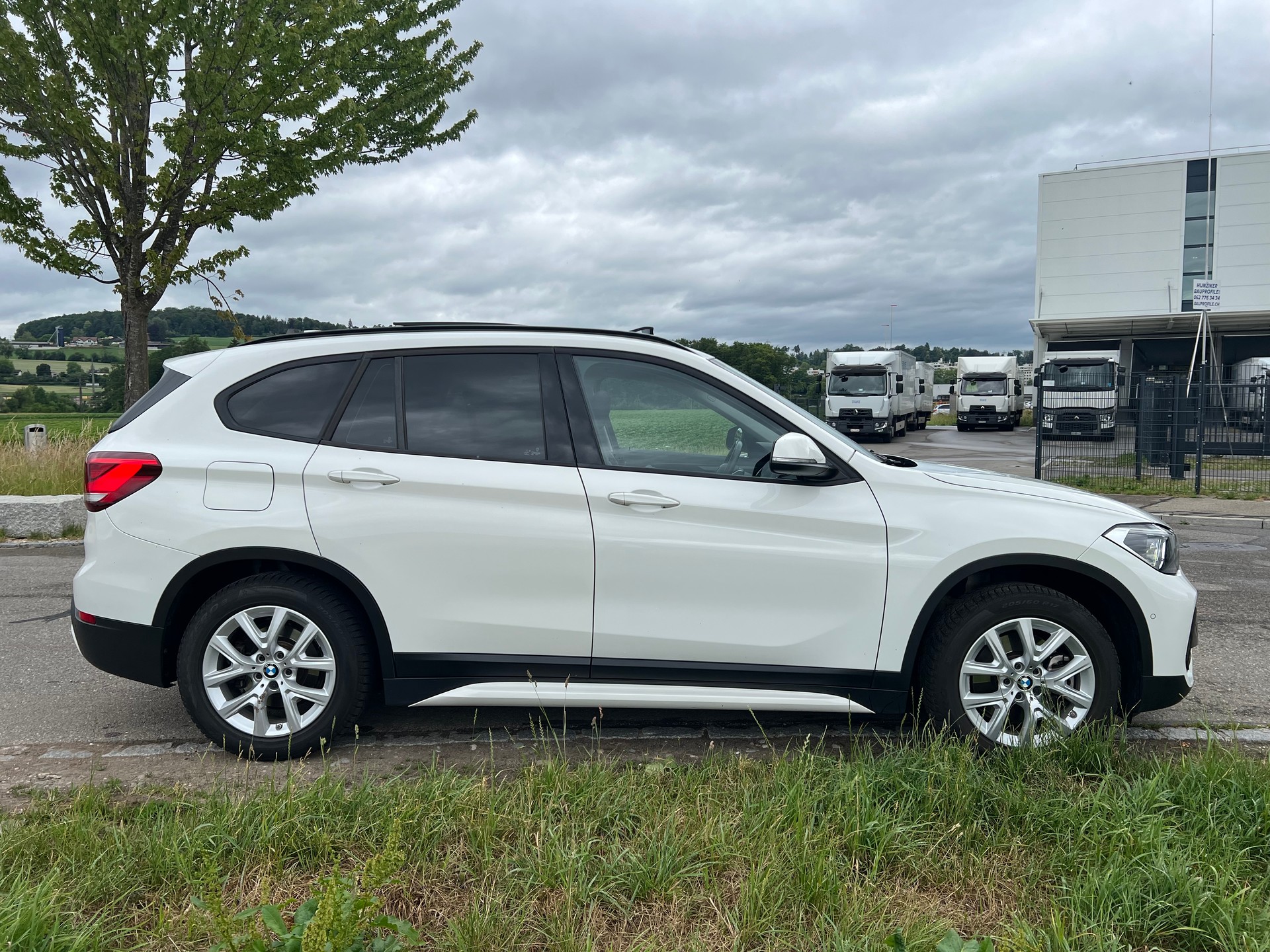 BMW X1 xDrive 25e Sport Line Steptronic-image-13