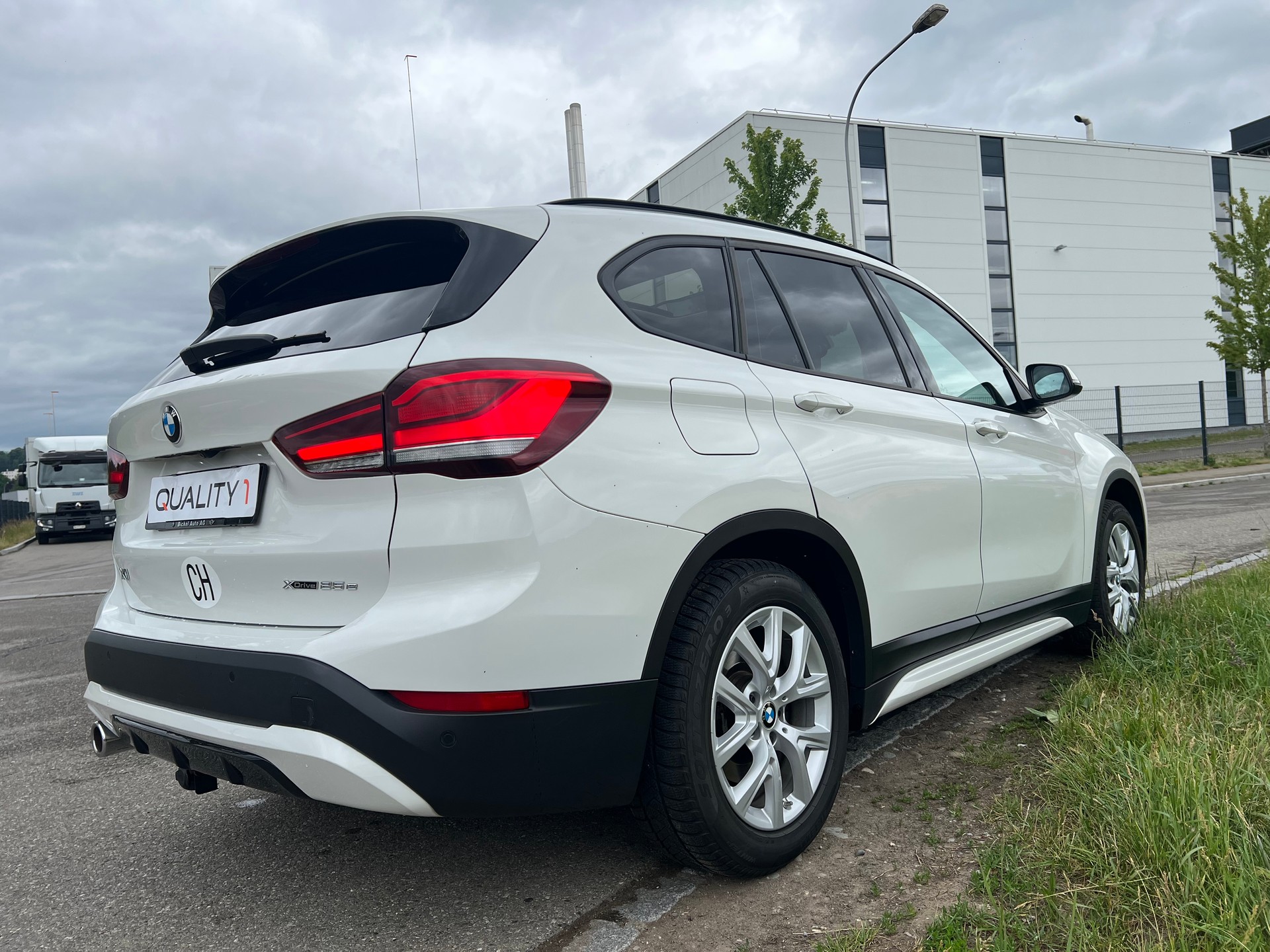 BMW X1 xDrive 25e Sport Line Steptronic-image-11