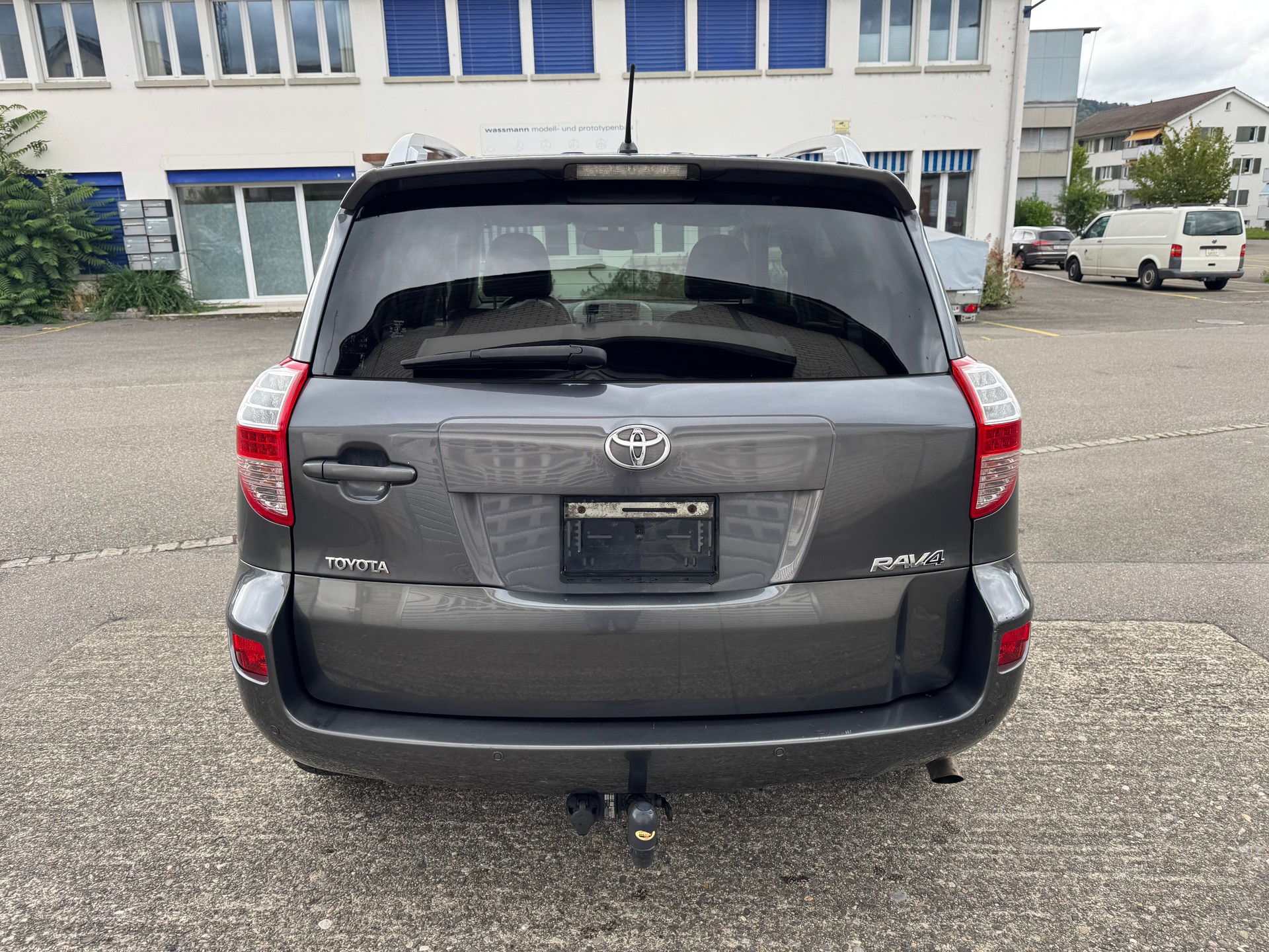 TOYOTA RAV-4-image-5