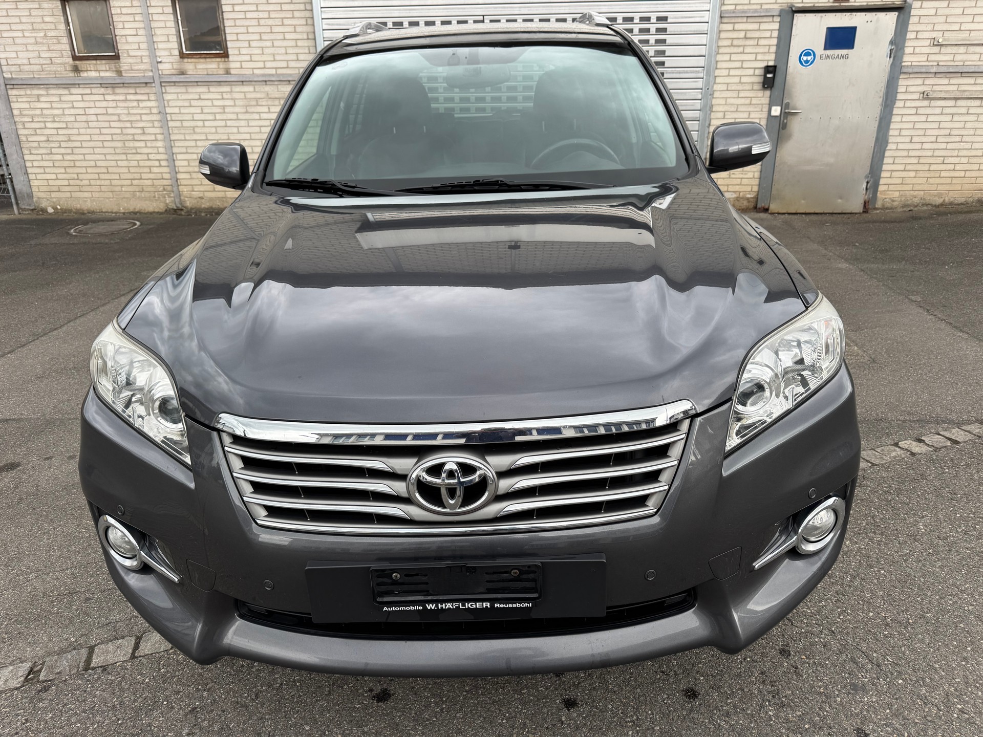 TOYOTA RAV-4-image-1
