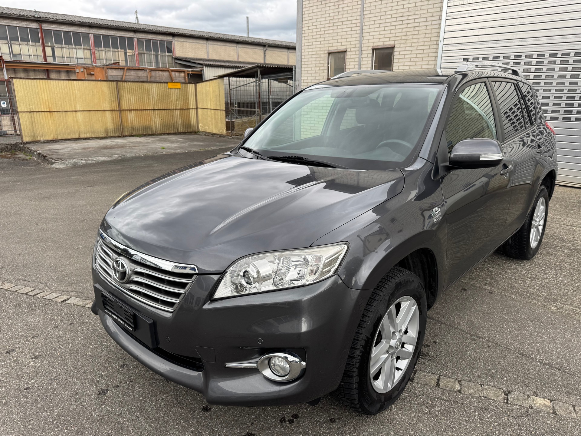 TOYOTA RAV-4-image-8