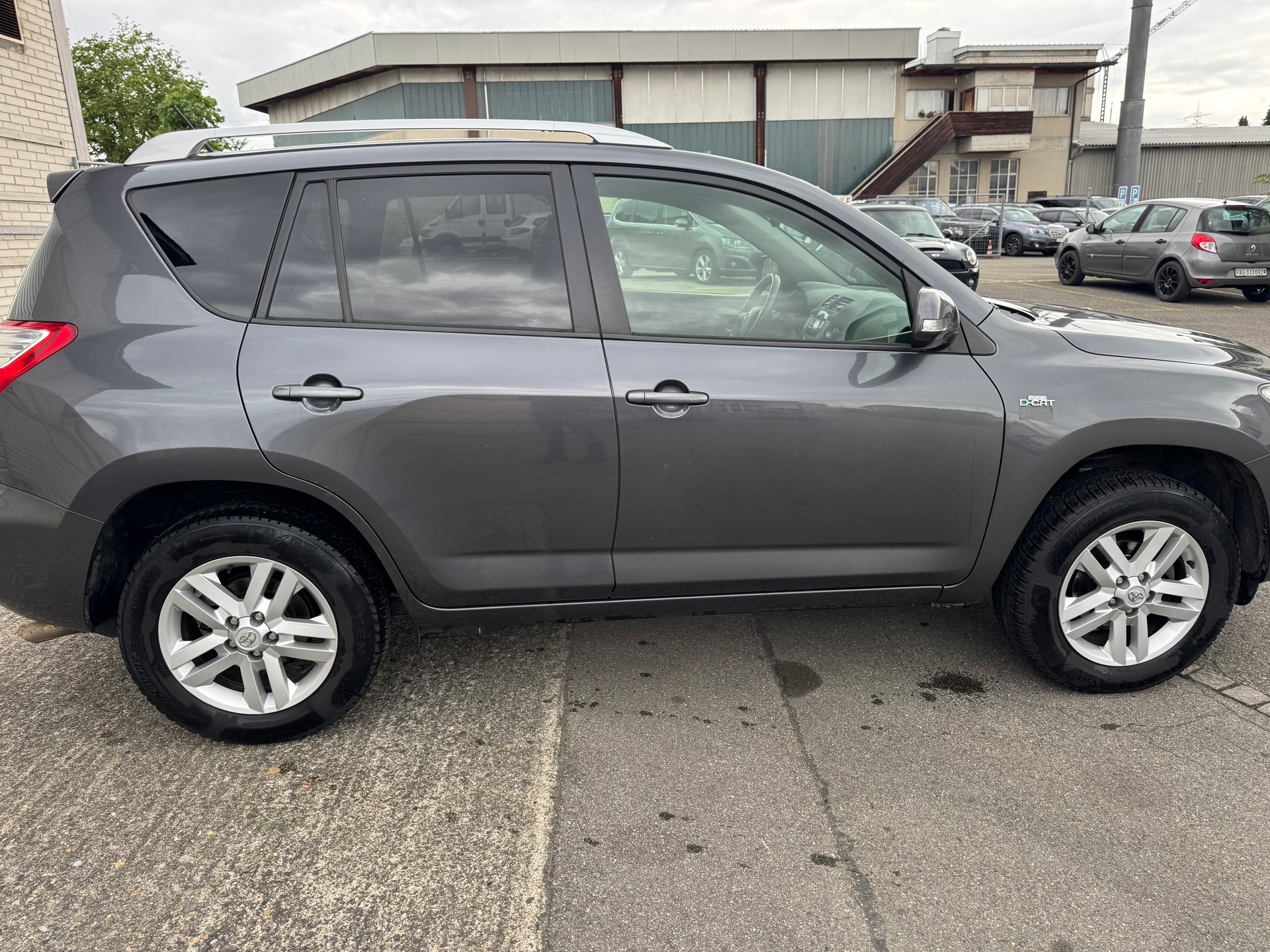 TOYOTA RAV-4-image-3