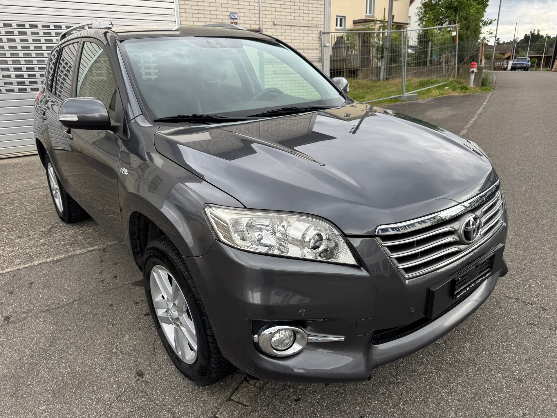 TOYOTA RAV-4-image-2