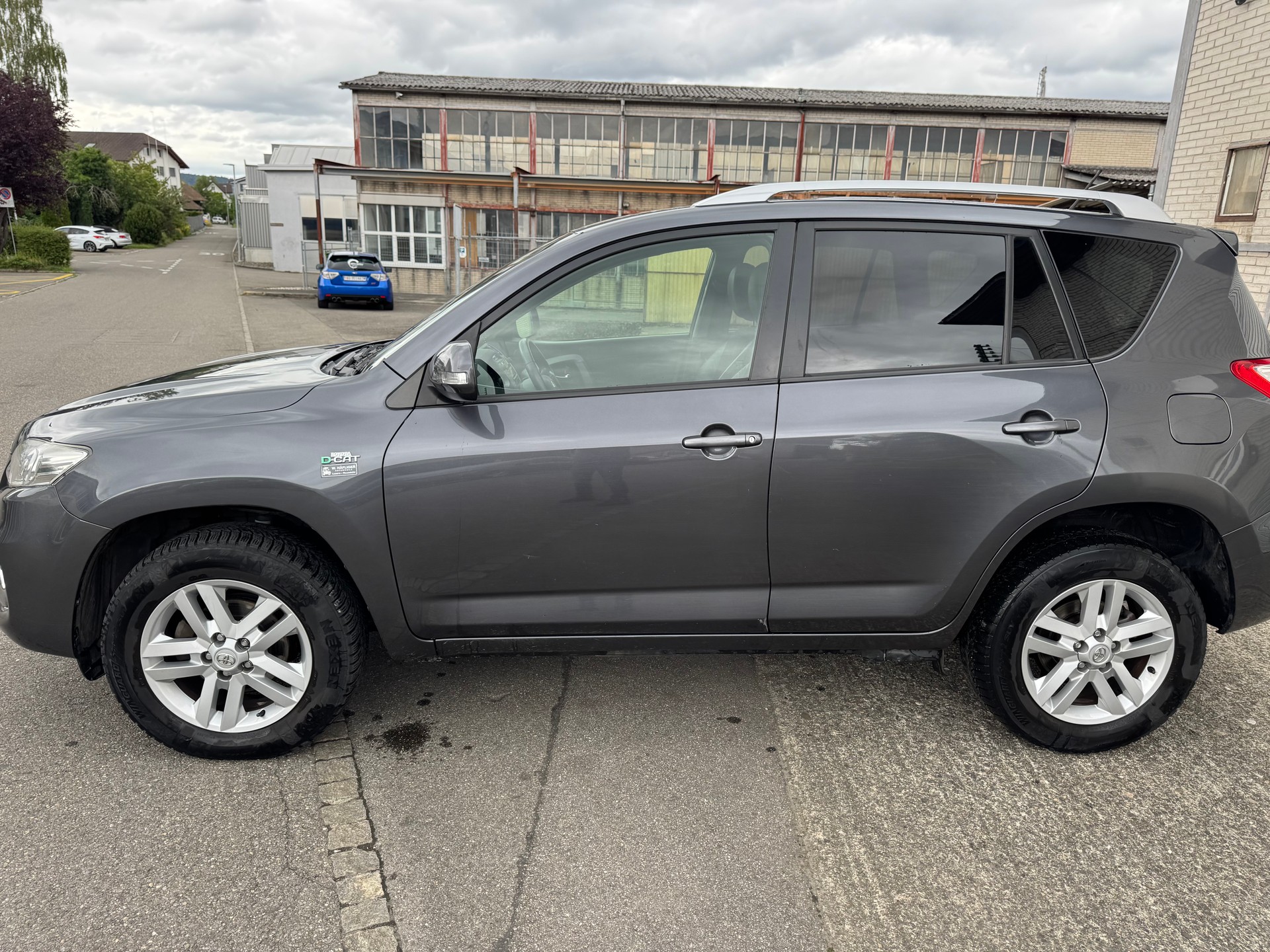 TOYOTA RAV-4-image-7