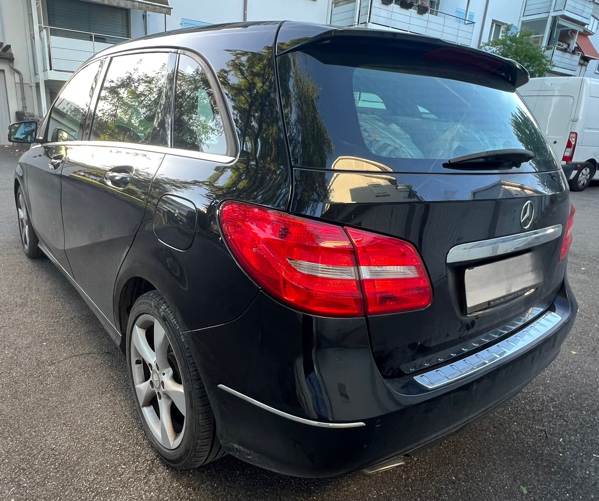 MERCEDES-BENZ B 200 7G-DCT-image-3