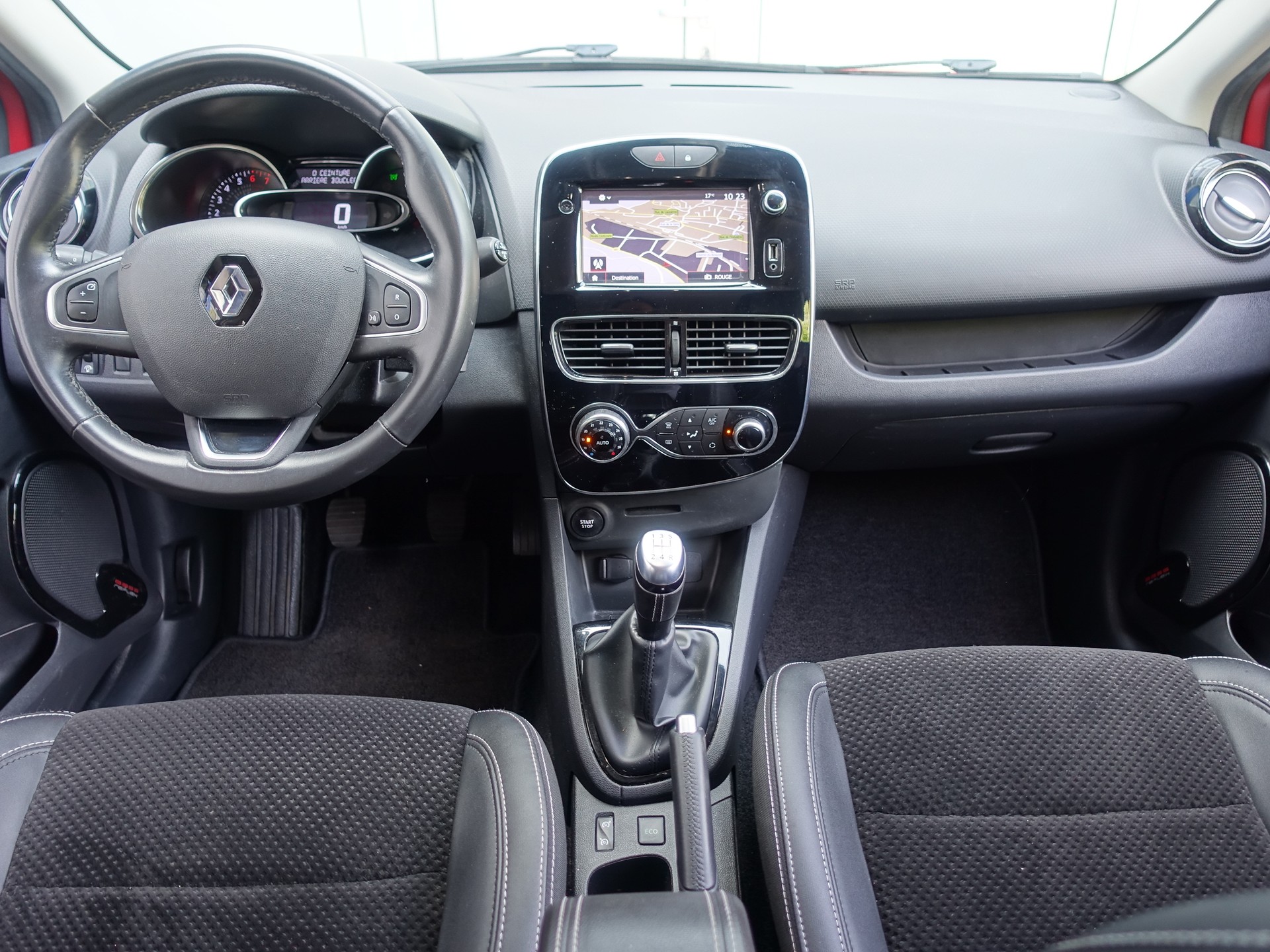 RENAULT Clio Grandtour 1.5 dCi Intens-image-10
