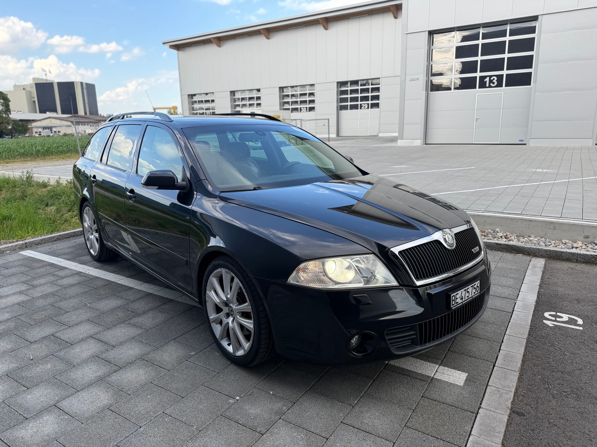 SKODA Octavia 2.0 TFSI RS-image-1