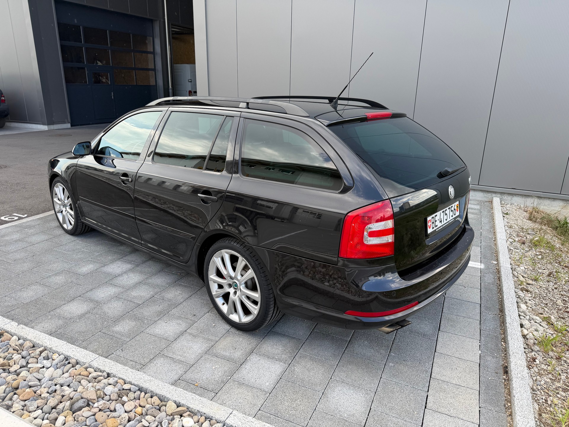 SKODA Octavia 2.0 TFSI RS-image-3