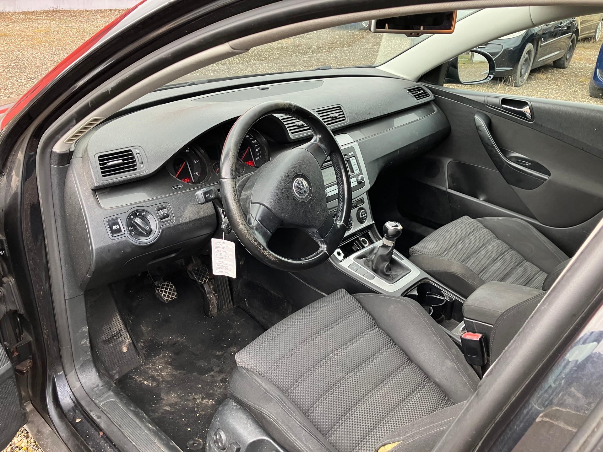 VW Passat Variant 2.0 TDI Sportline 4Motion-image-4