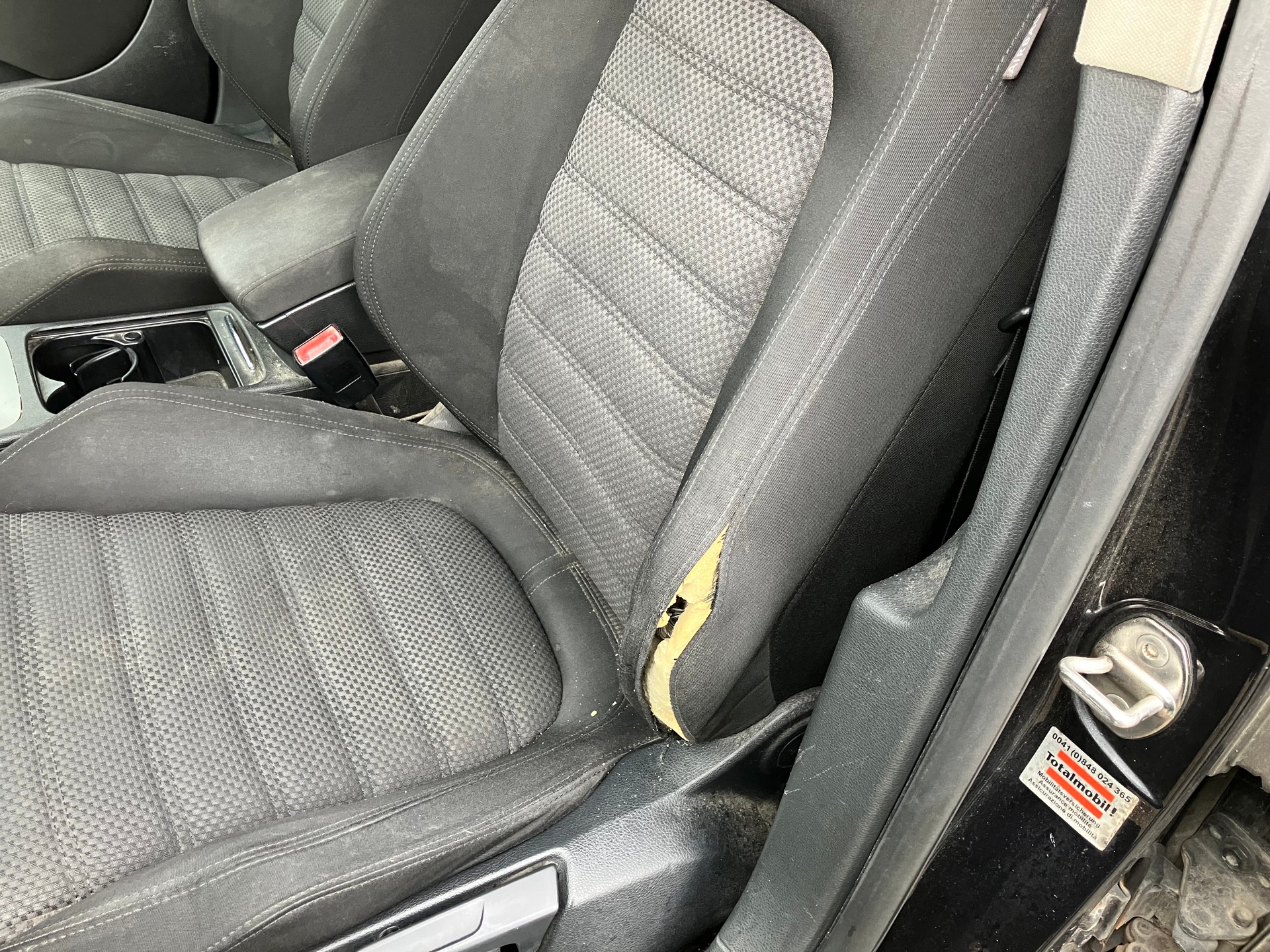 VW Passat Variant 2.0 TDI Sportline 4Motion-image-5