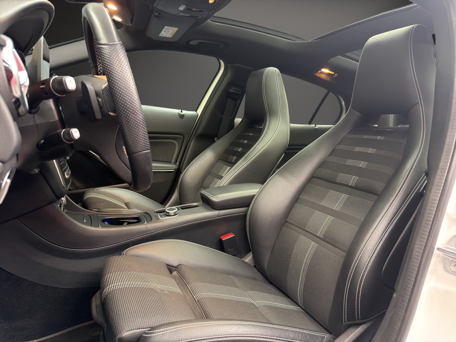 MERCEDES-BENZ GLA 200-image-8
