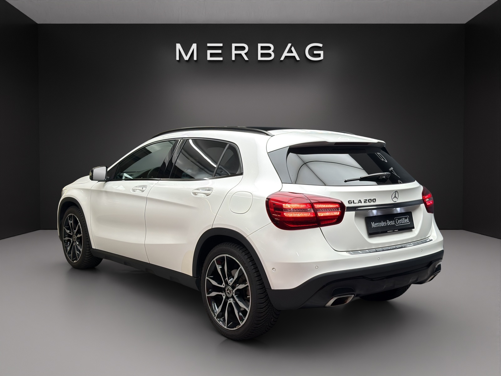 MERCEDES-BENZ GLA 200-image-3