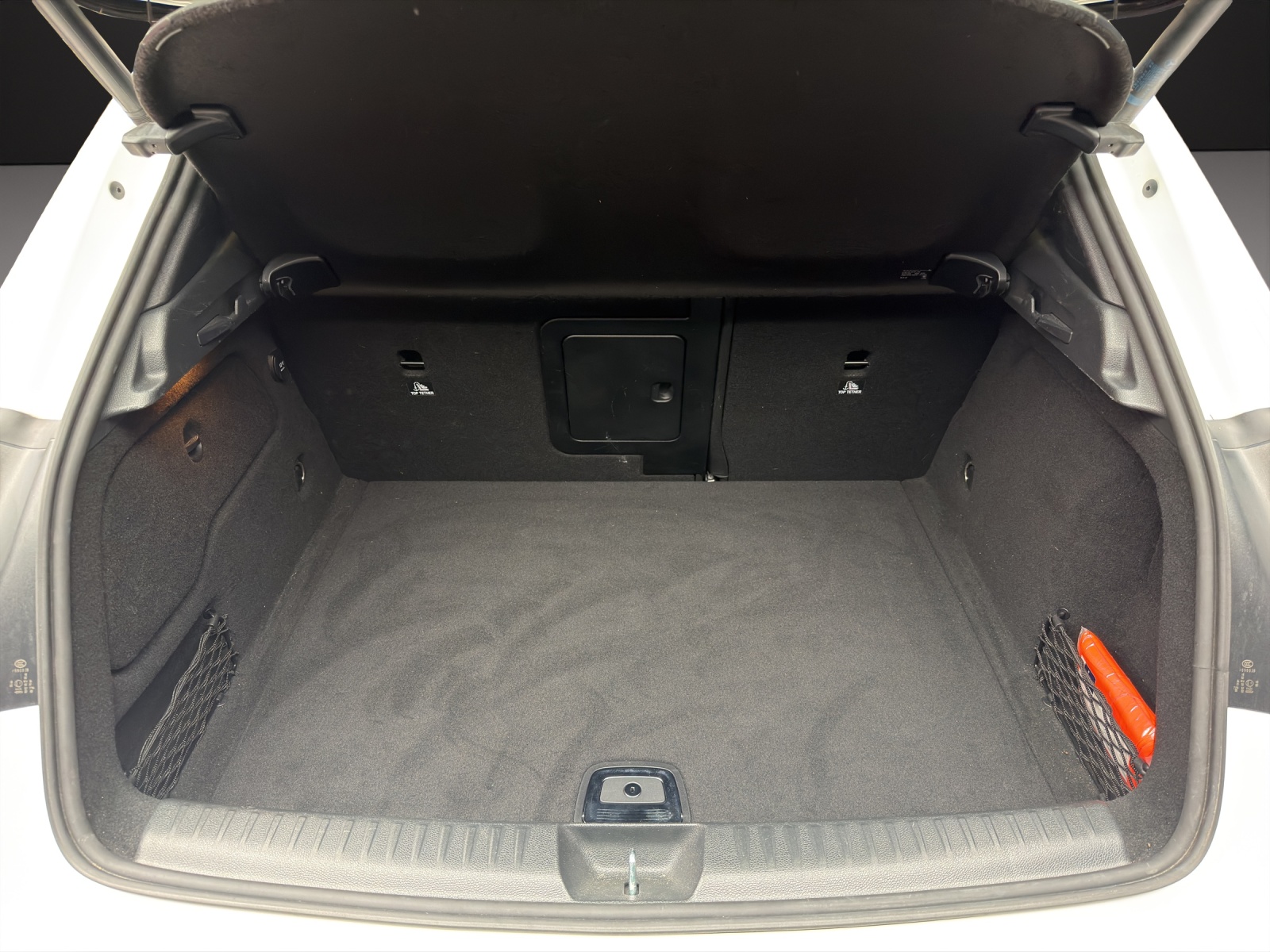 MERCEDES-BENZ GLA 200-image-10