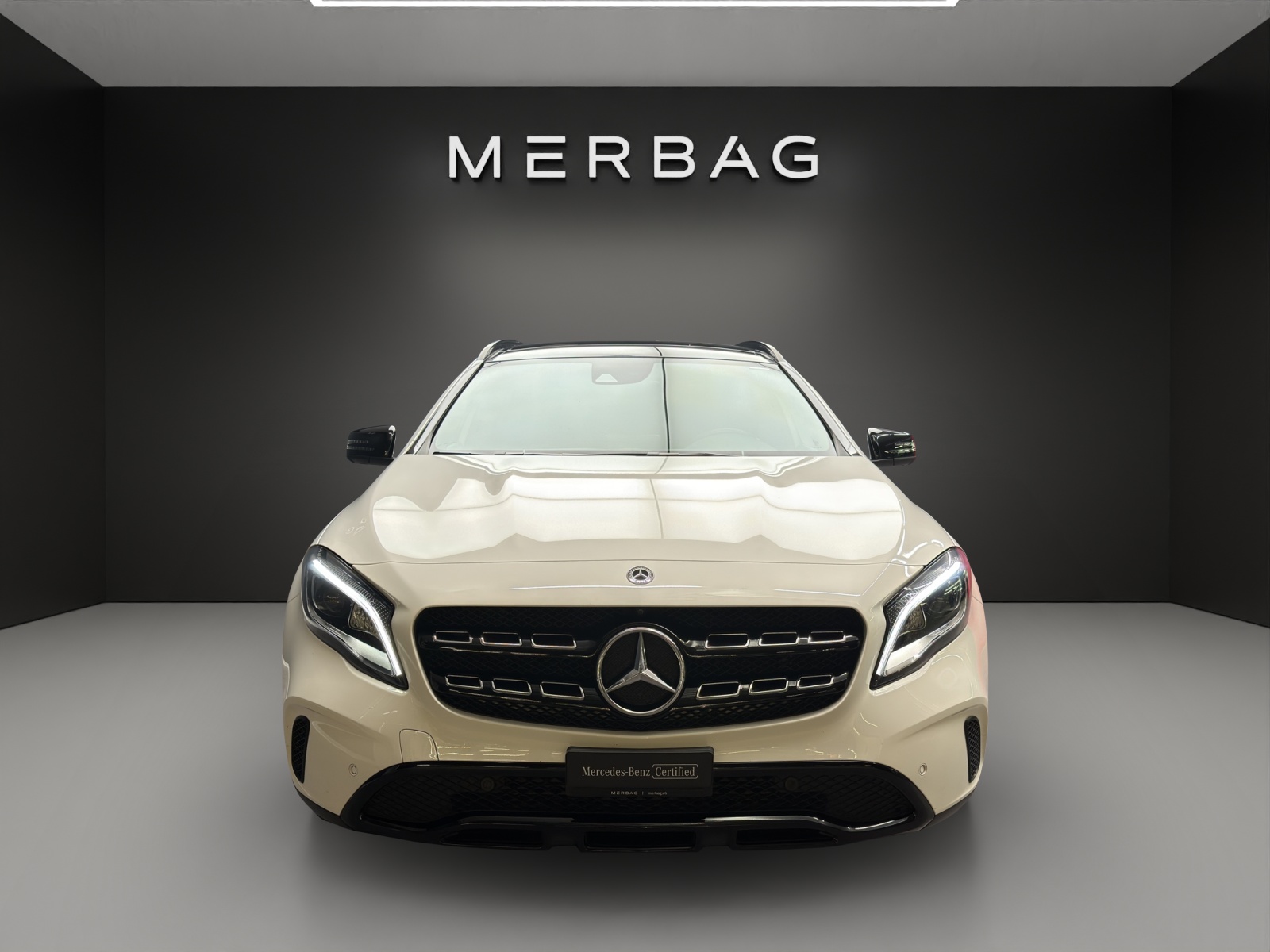 MERCEDES-BENZ GLA 200-image-1