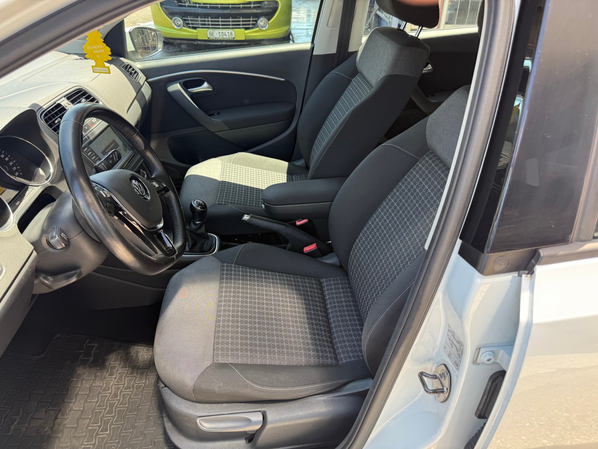 VW Polo 1.2 TSI BMT Trendline-image-9