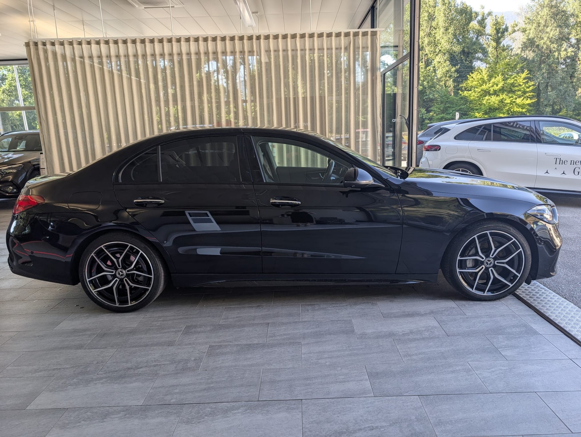 MERCEDES-BENZ C 220 d Swiss Star AMG Line 4matic-image-6