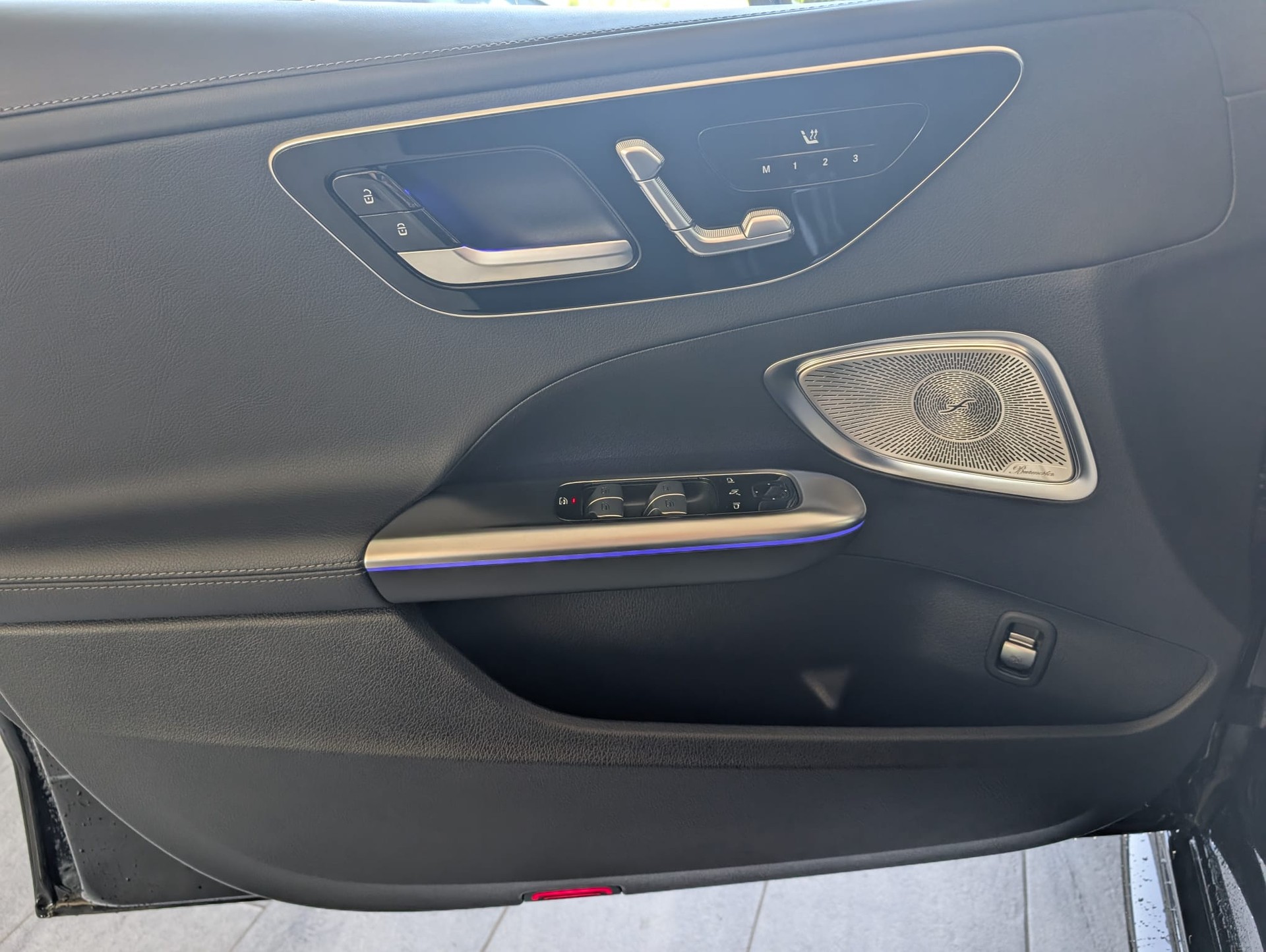 MERCEDES-BENZ C 220 d Swiss Star AMG Line 4matic-image-10