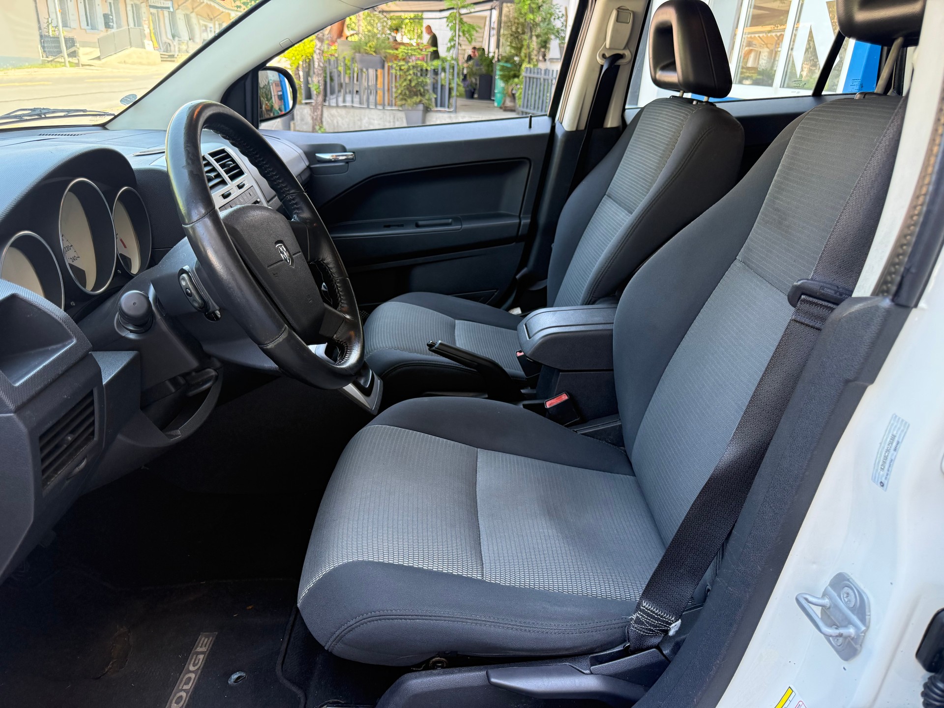 DODGE Caliber 1.8 SXT-image-5