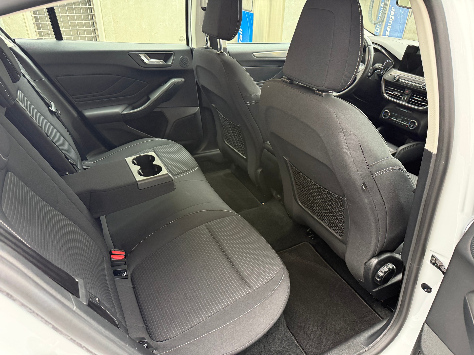 FORD Focus 1.5 TDCi Titanium Automatic *Aus erster Hand-image-14
