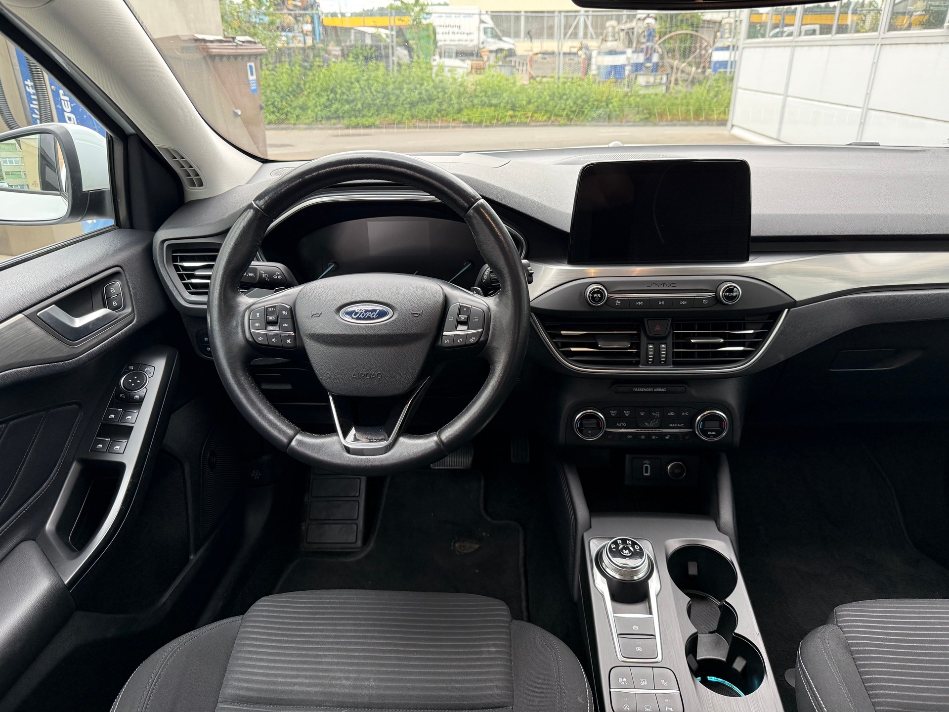 FORD Focus 1.5 TDCi Titanium Automatic *Aus erster Hand-image-9