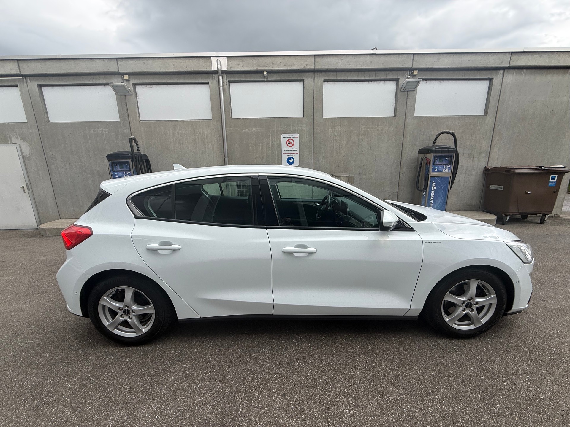 FORD Focus 1.5 TDCi Titanium Automatic *Aus erster Hand-image-2