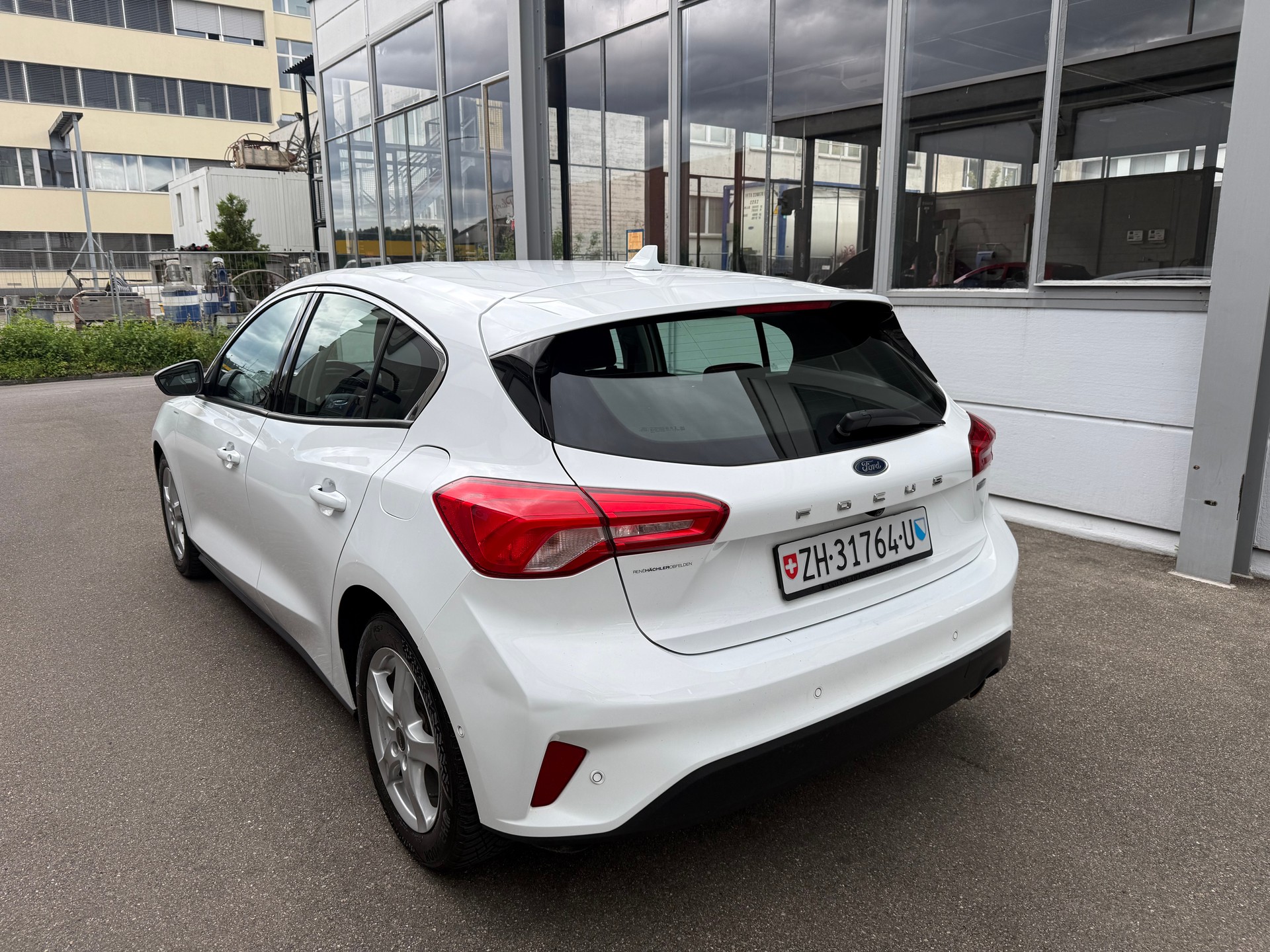 FORD Focus 1.5 TDCi Titanium Automatic *Aus erster Hand-image-4