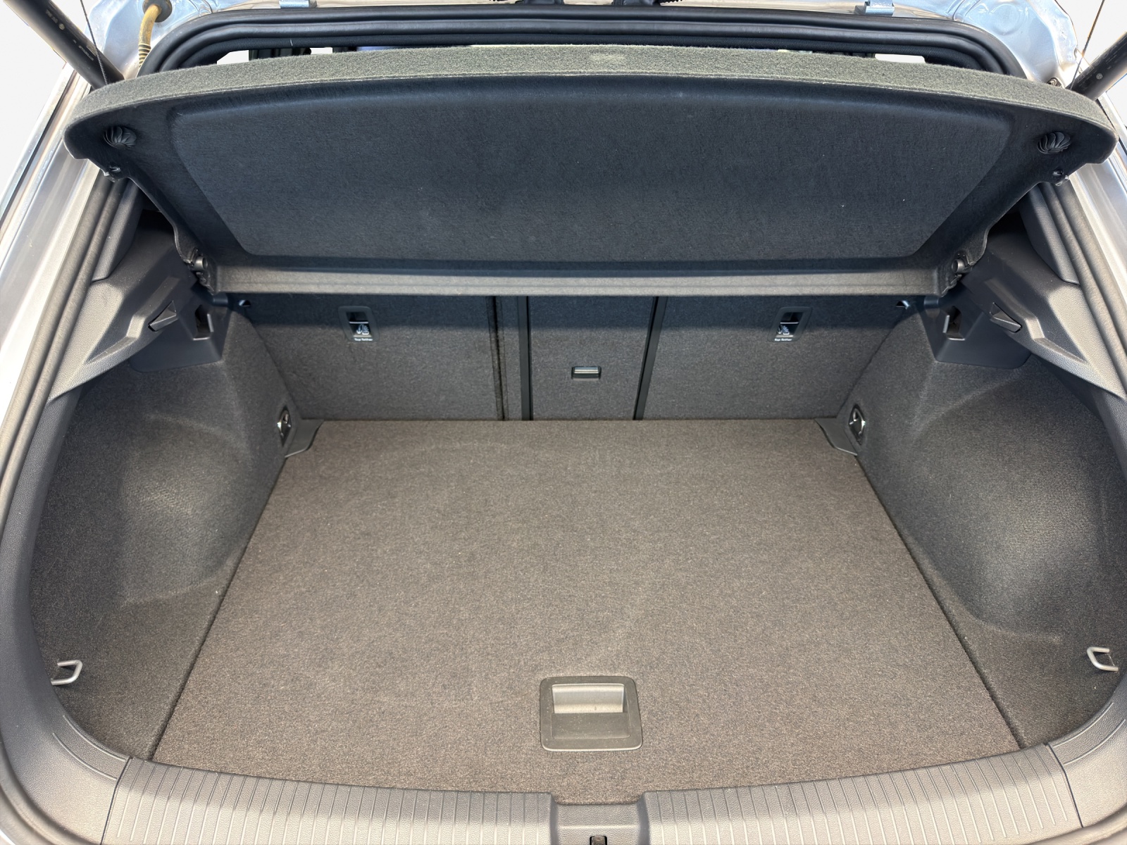 VW T-Roc 2.0 TSI R-Line DSG 4Motion-image-12