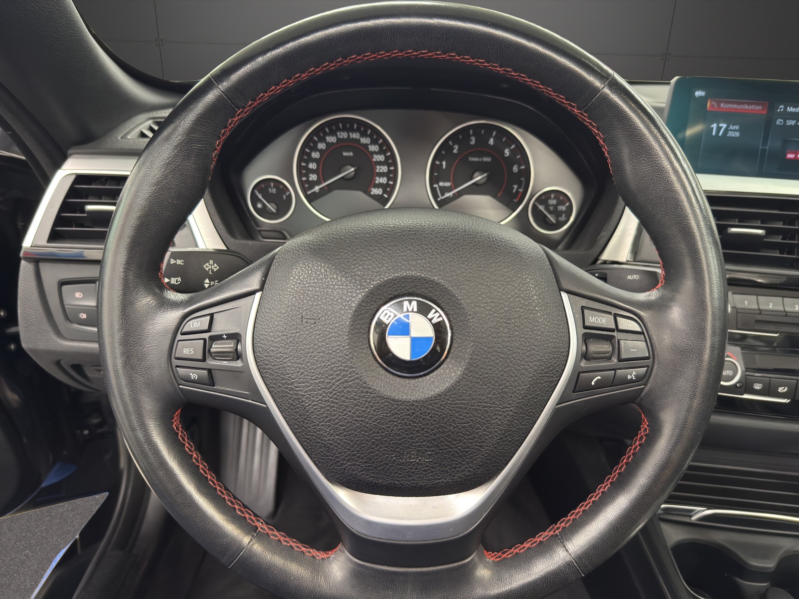 BMW 430i xDrive Cabrio Sport Line-image-12