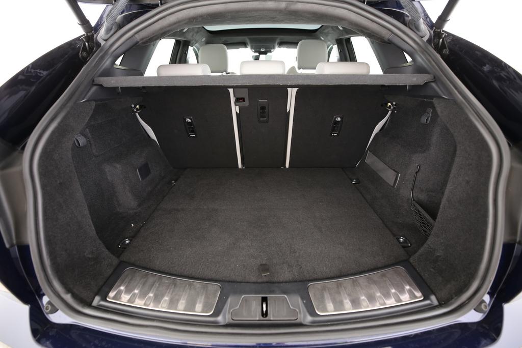 JAGUAR E-Pace 1.5 T 300e R-Dynamic SE AWD-image-9