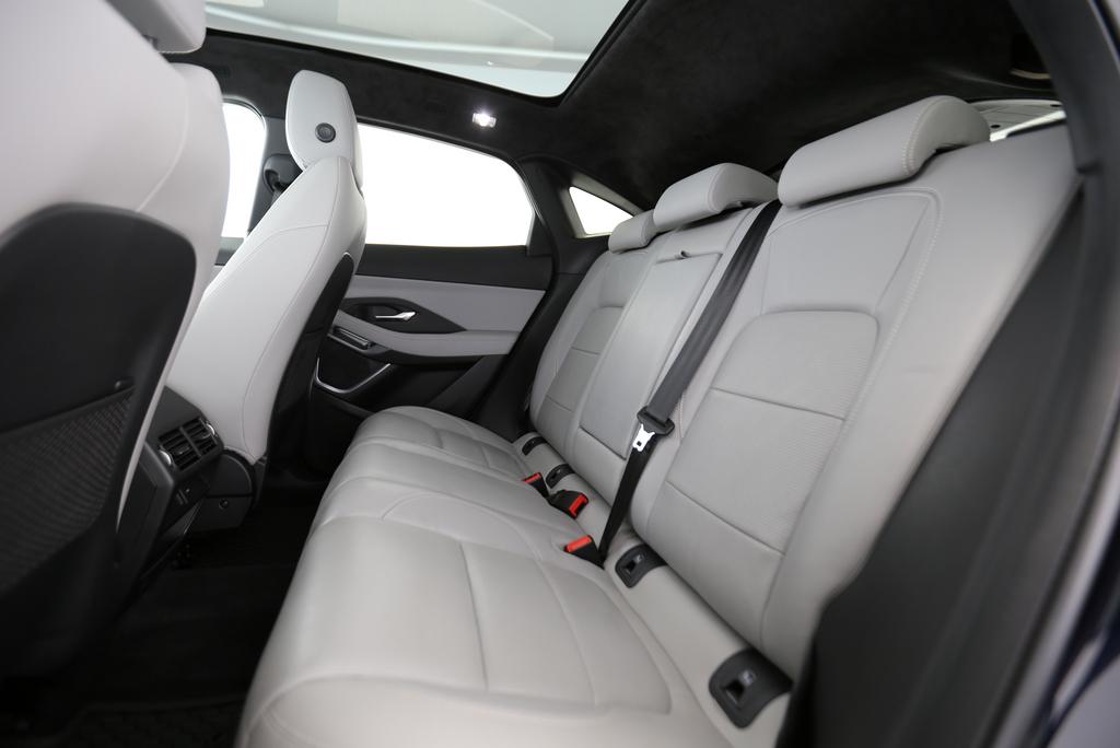 JAGUAR E-Pace 1.5 T 300e R-Dynamic SE AWD-image-8