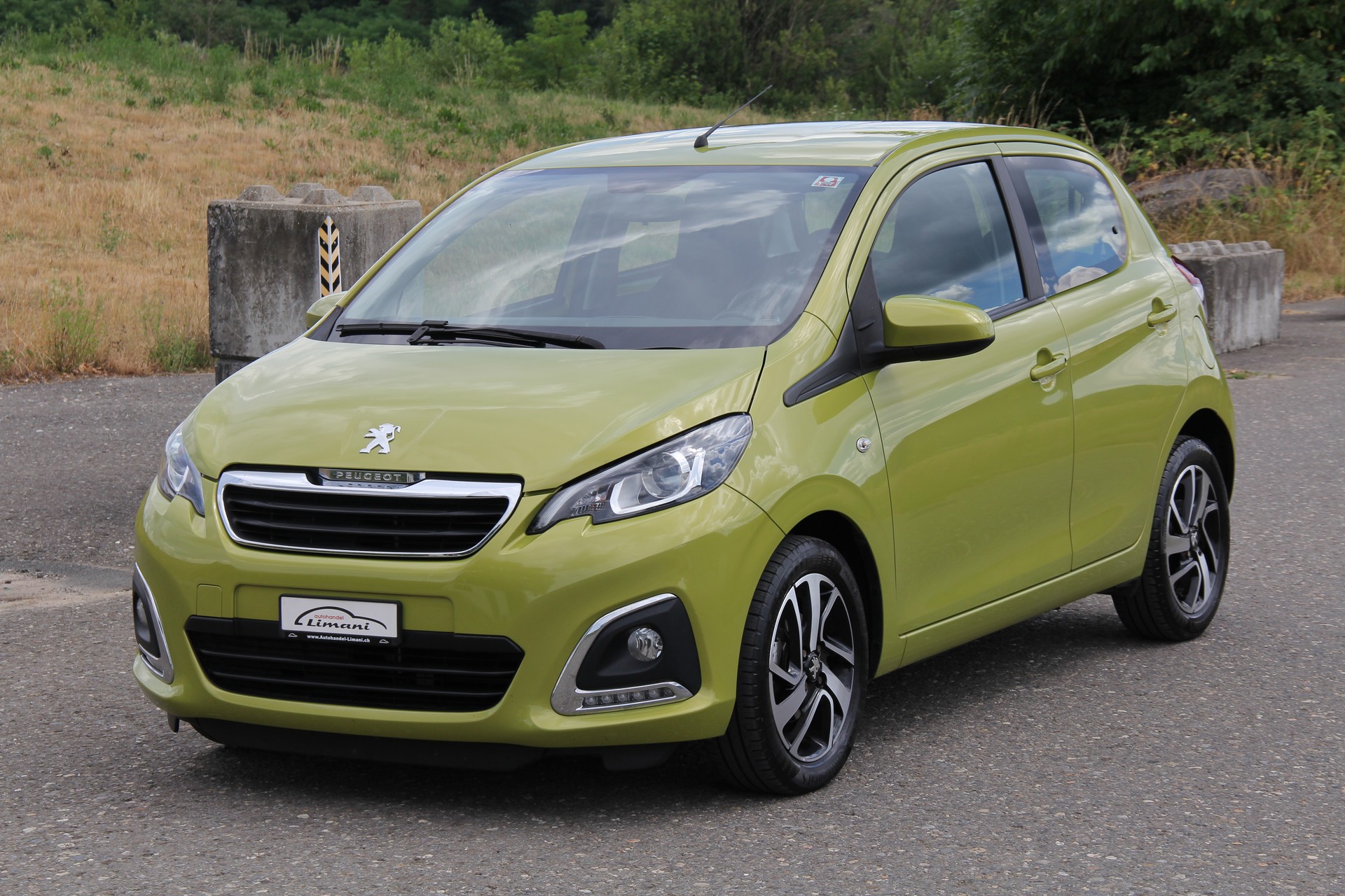 PEUGEOT 108 e-1.0 VTi Stop&Start Active Top-image-1