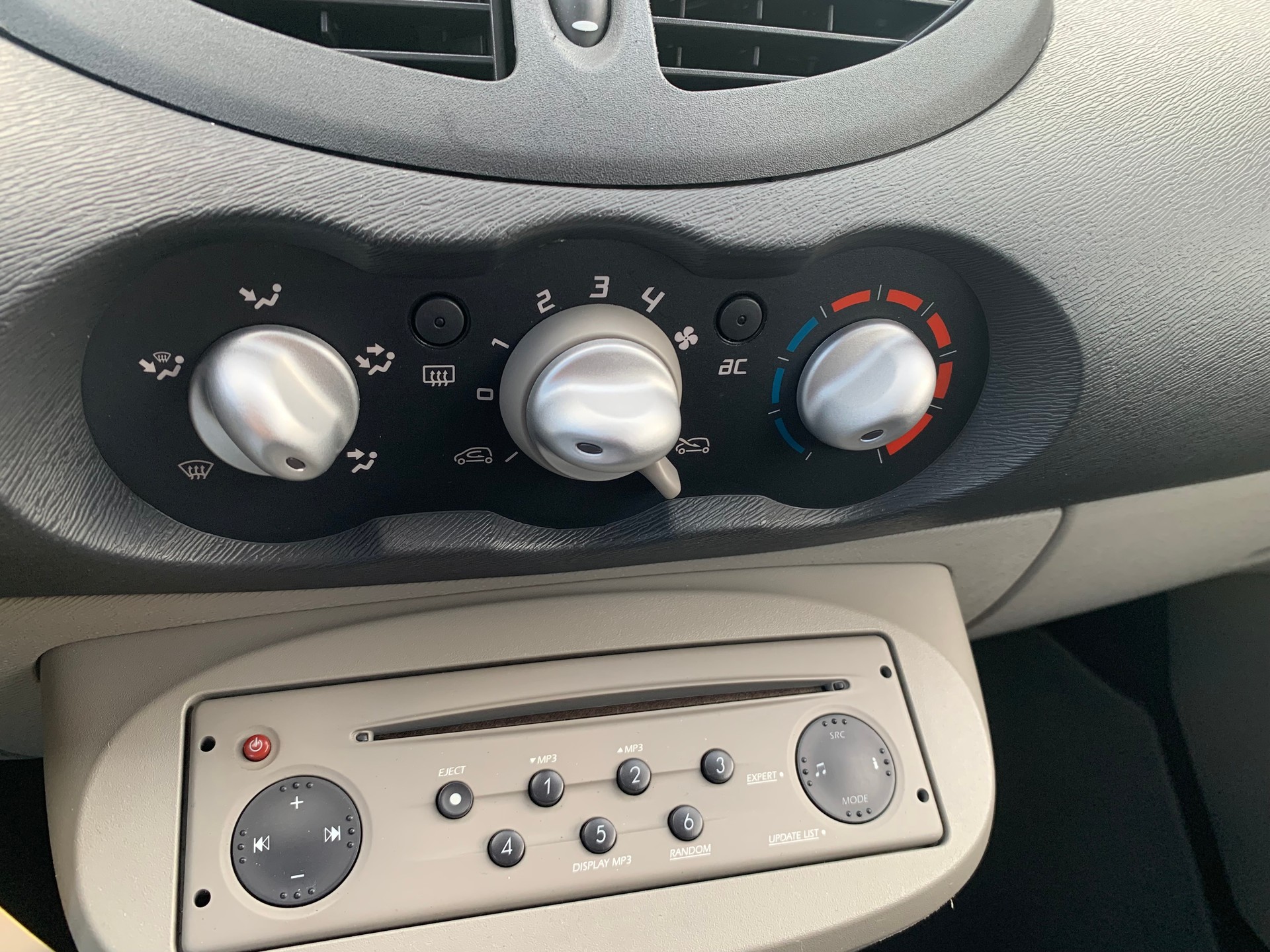 RENAULT Twingo 1.2 16V Dynamique-image-8