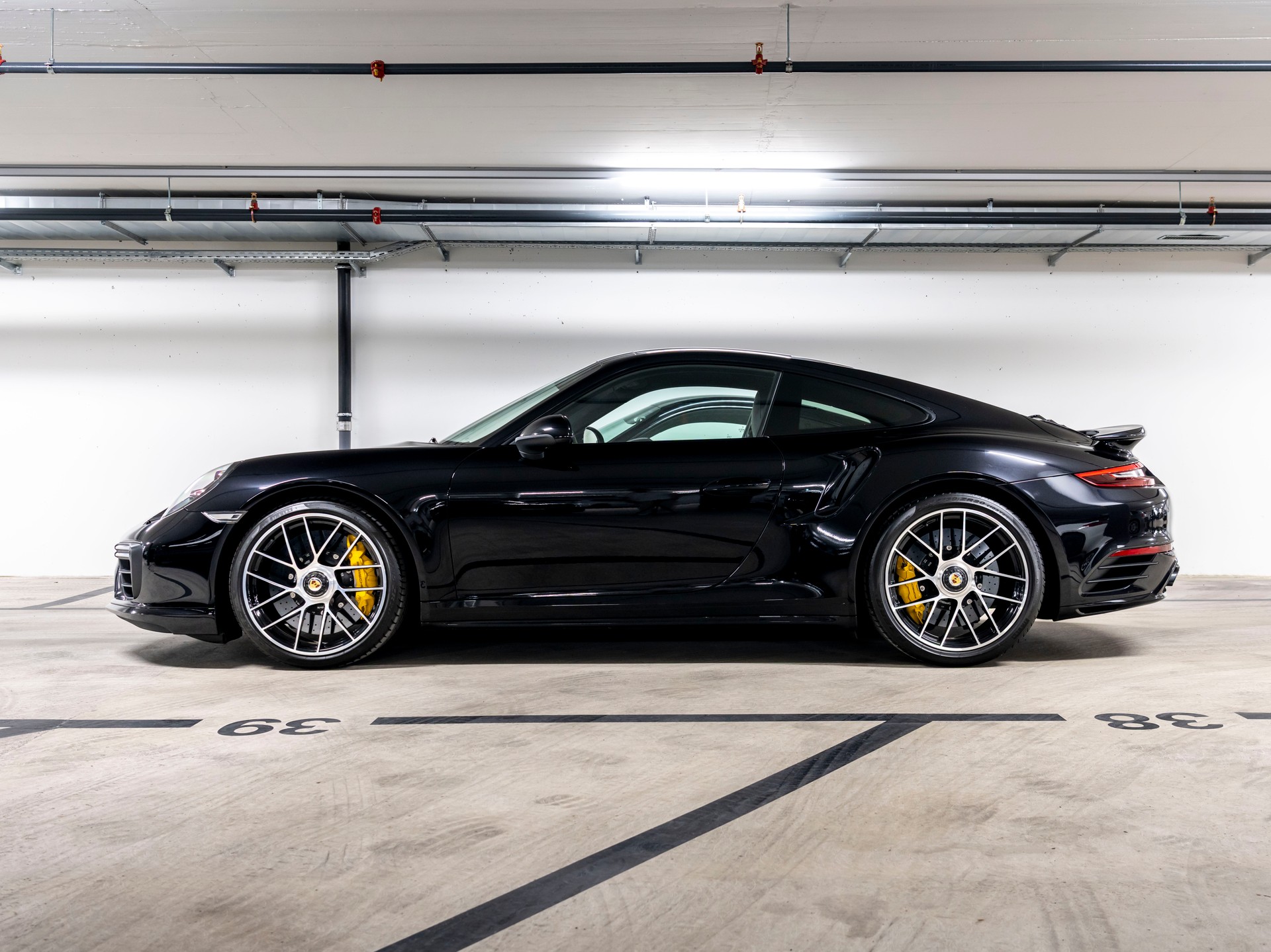 PORSCHE 911 Turbo S PDK-image-1