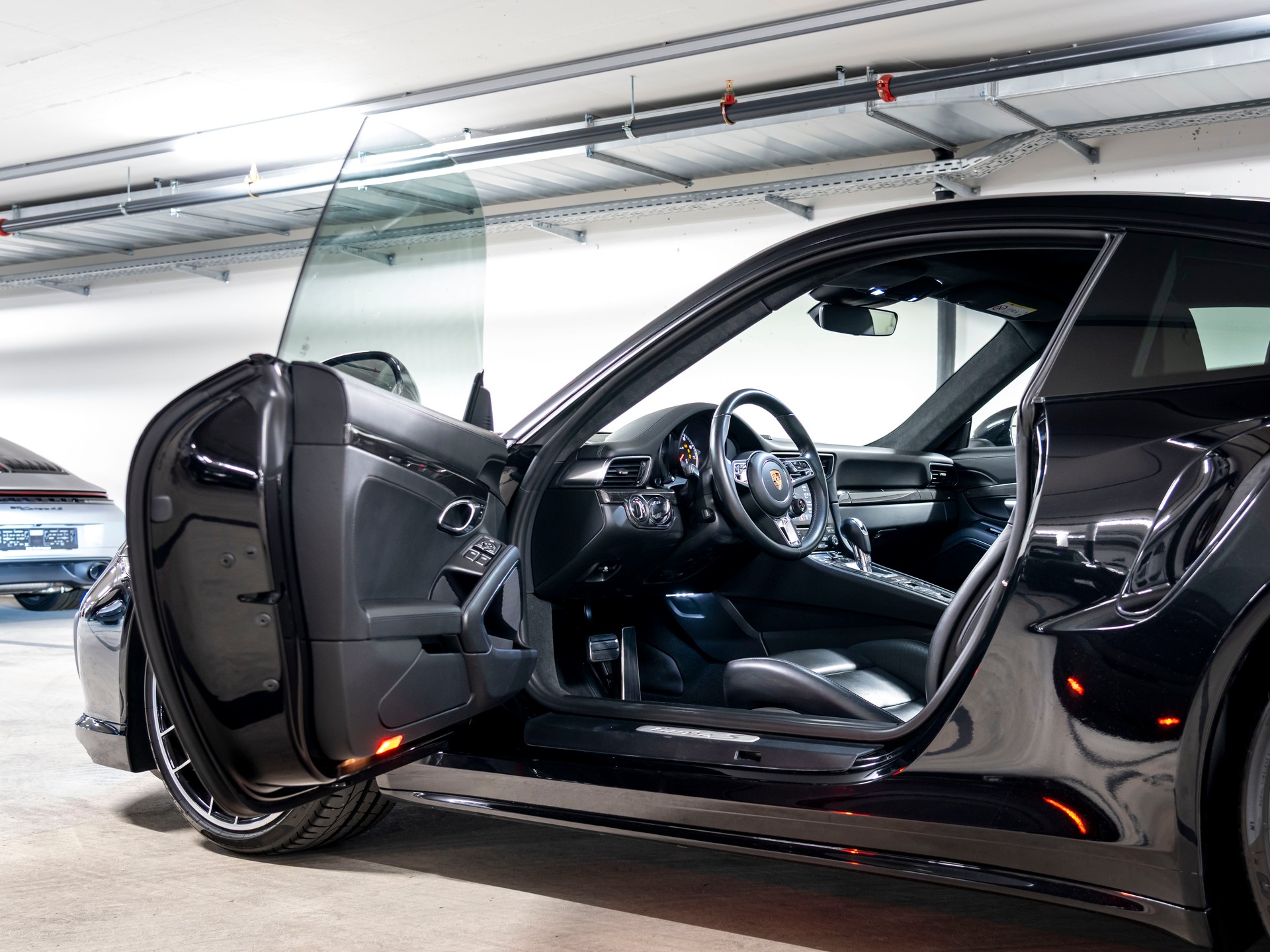 PORSCHE 911 Turbo S PDK-image-9
