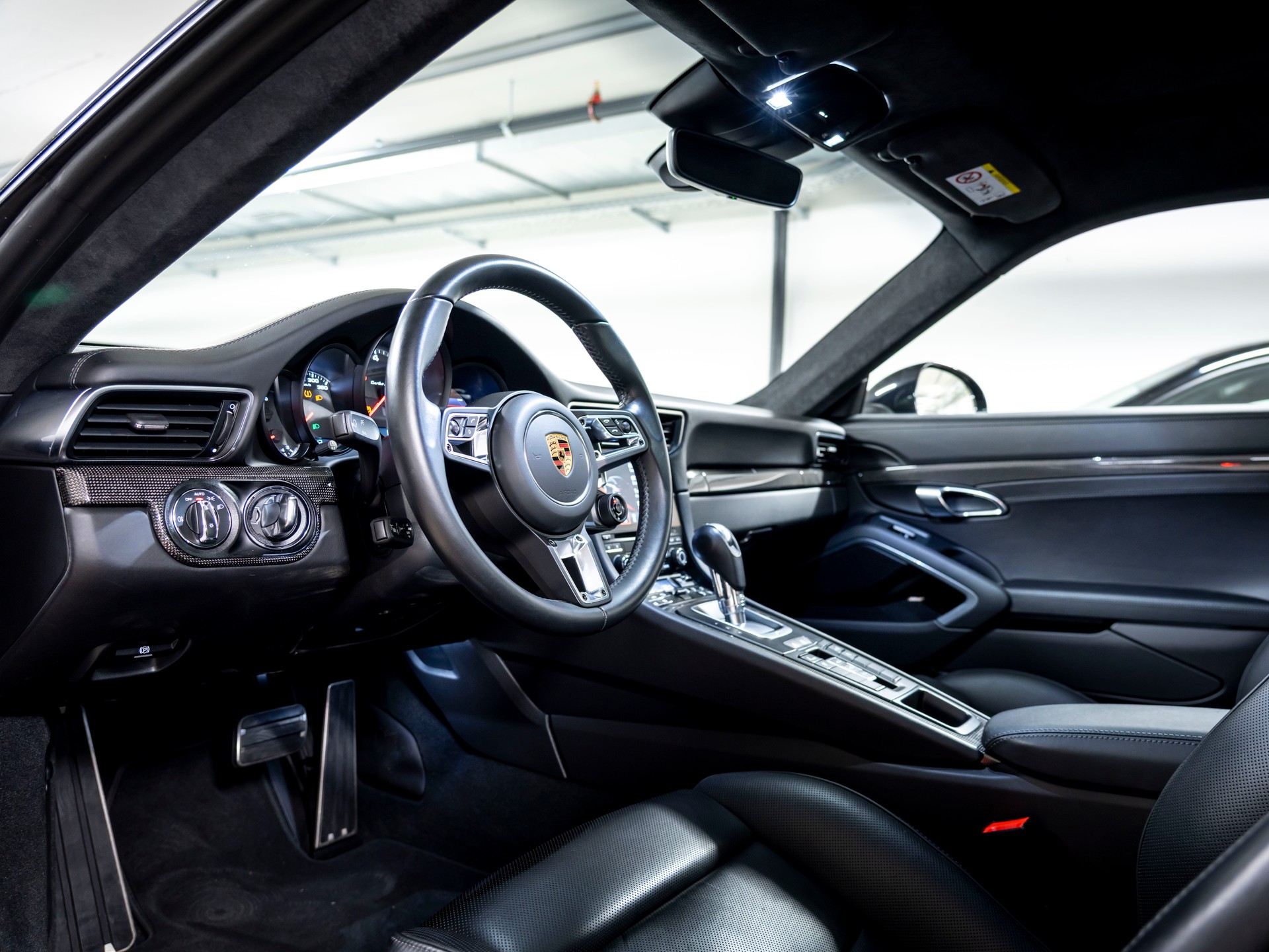 PORSCHE 911 Turbo S PDK-image-11