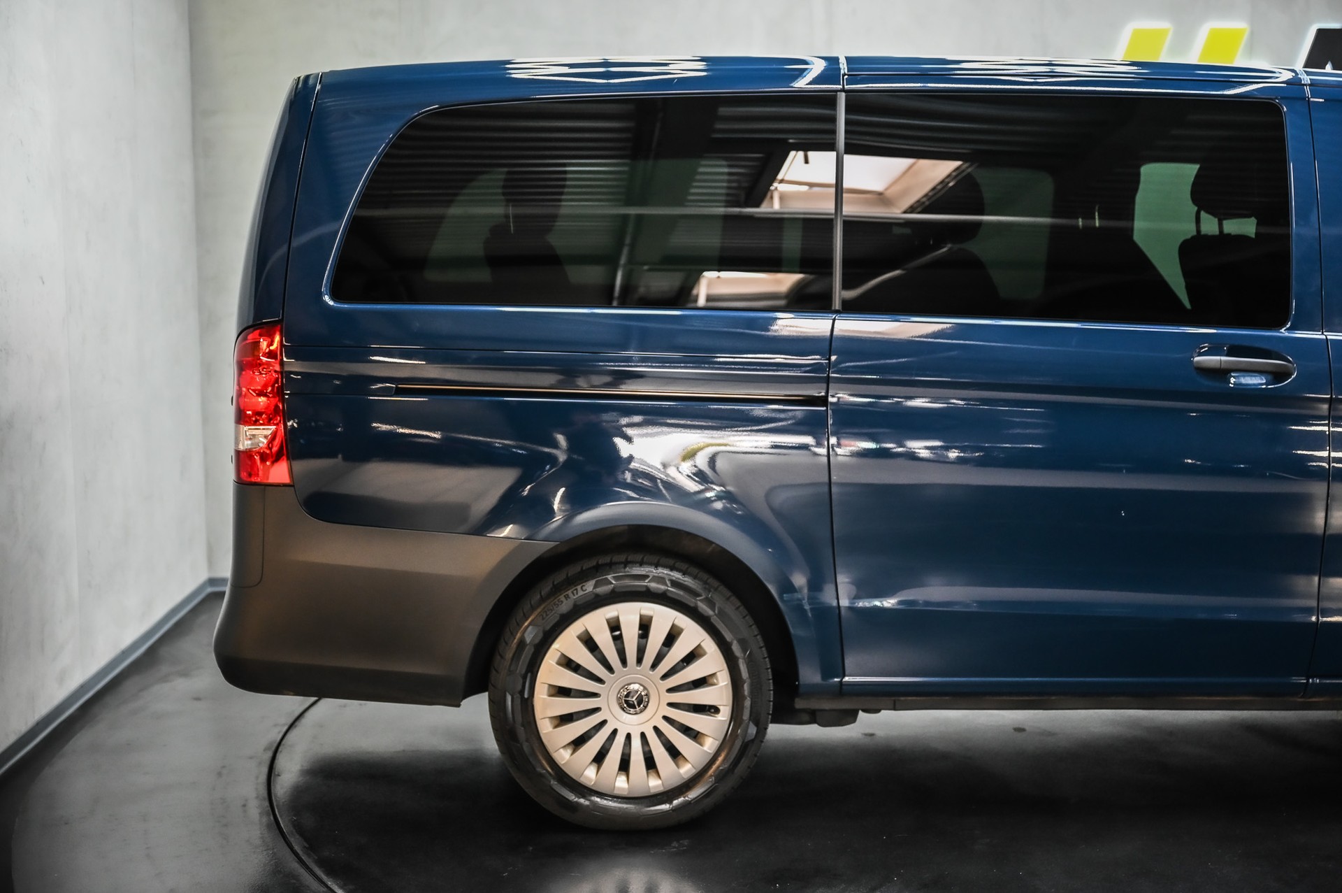 MERCEDES-BENZ Vito 116 Kombi Lang 2.0 CDI Pro-image-13
