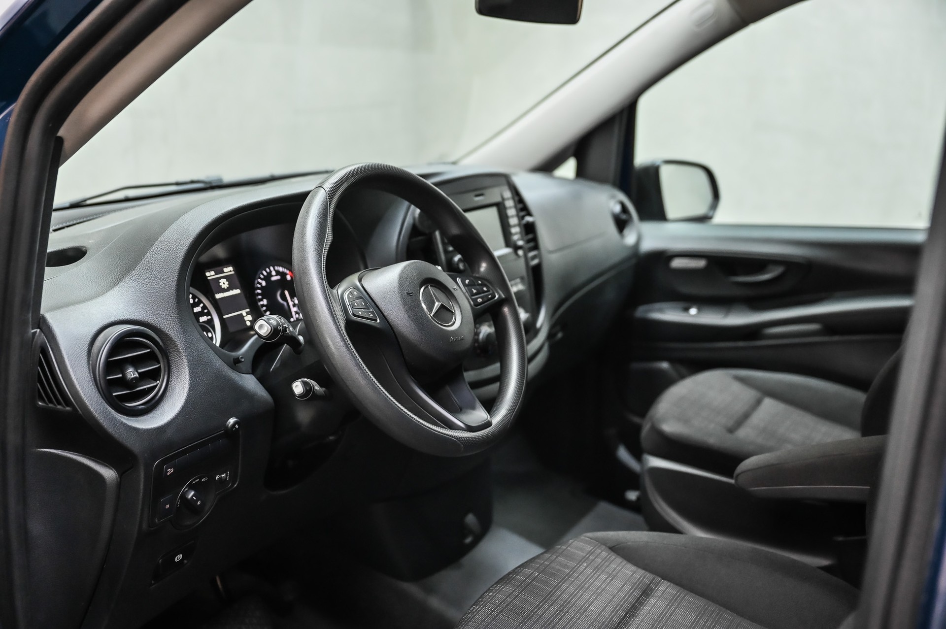 MERCEDES-BENZ Vito 116 Kombi Lang 2.0 CDI Pro-image-19