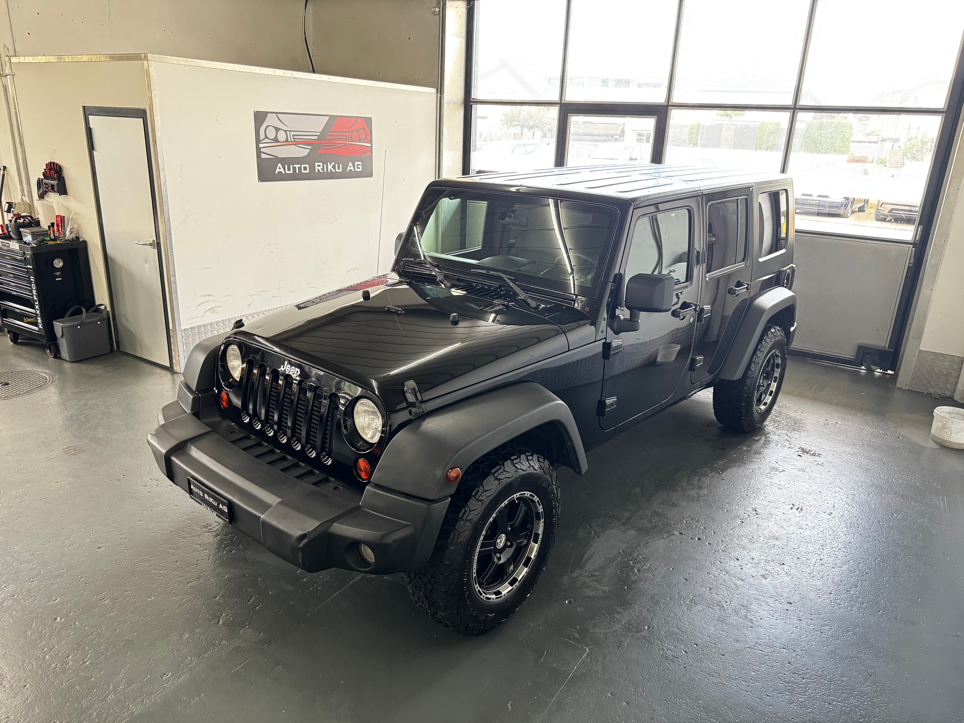 JEEP Wrangler 2.8CRD Unlimited Sport Automatic-image-4