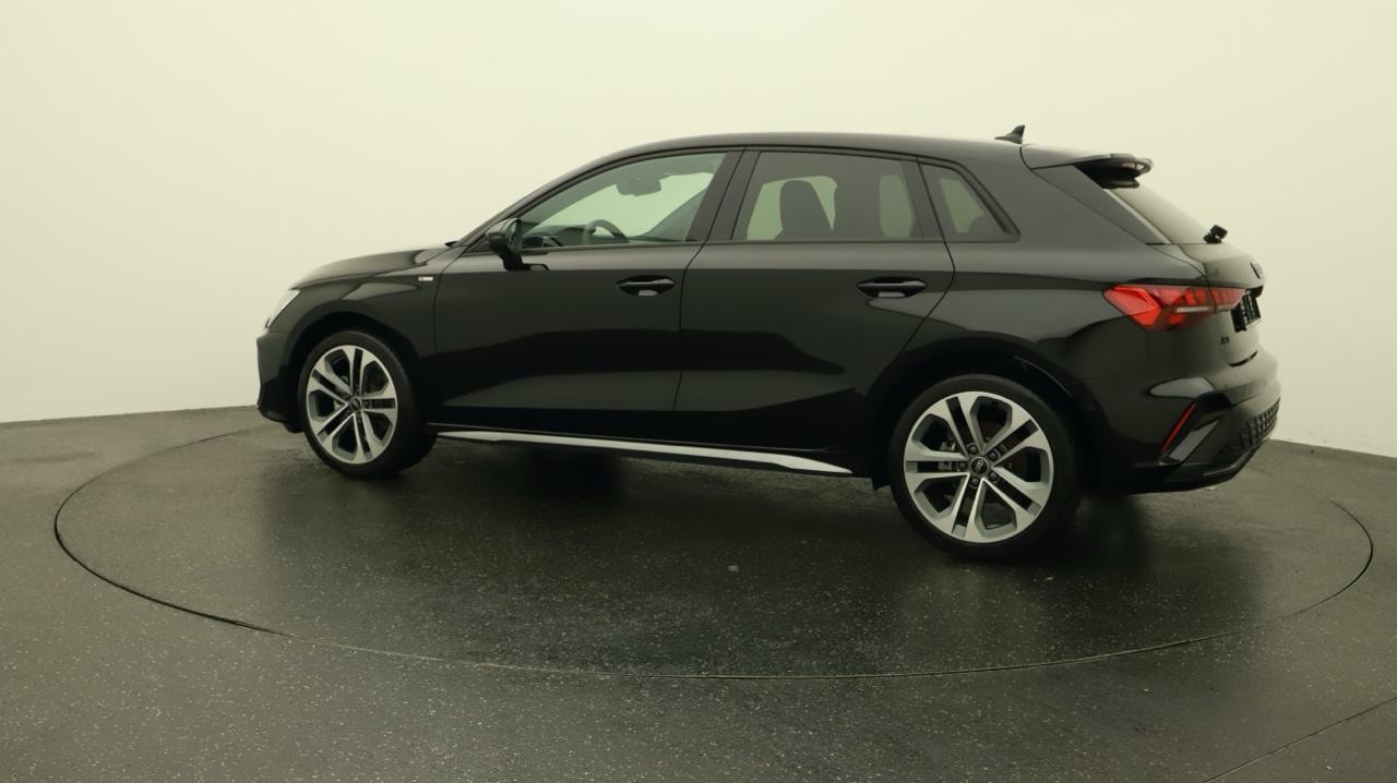 AUDI A3 Sportback TFSI 110 kW S line S tronic-image-2