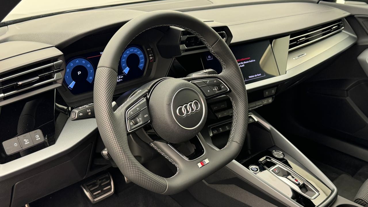 AUDI A3 Sportback TFSI 110 kW S line S tronic-image-6