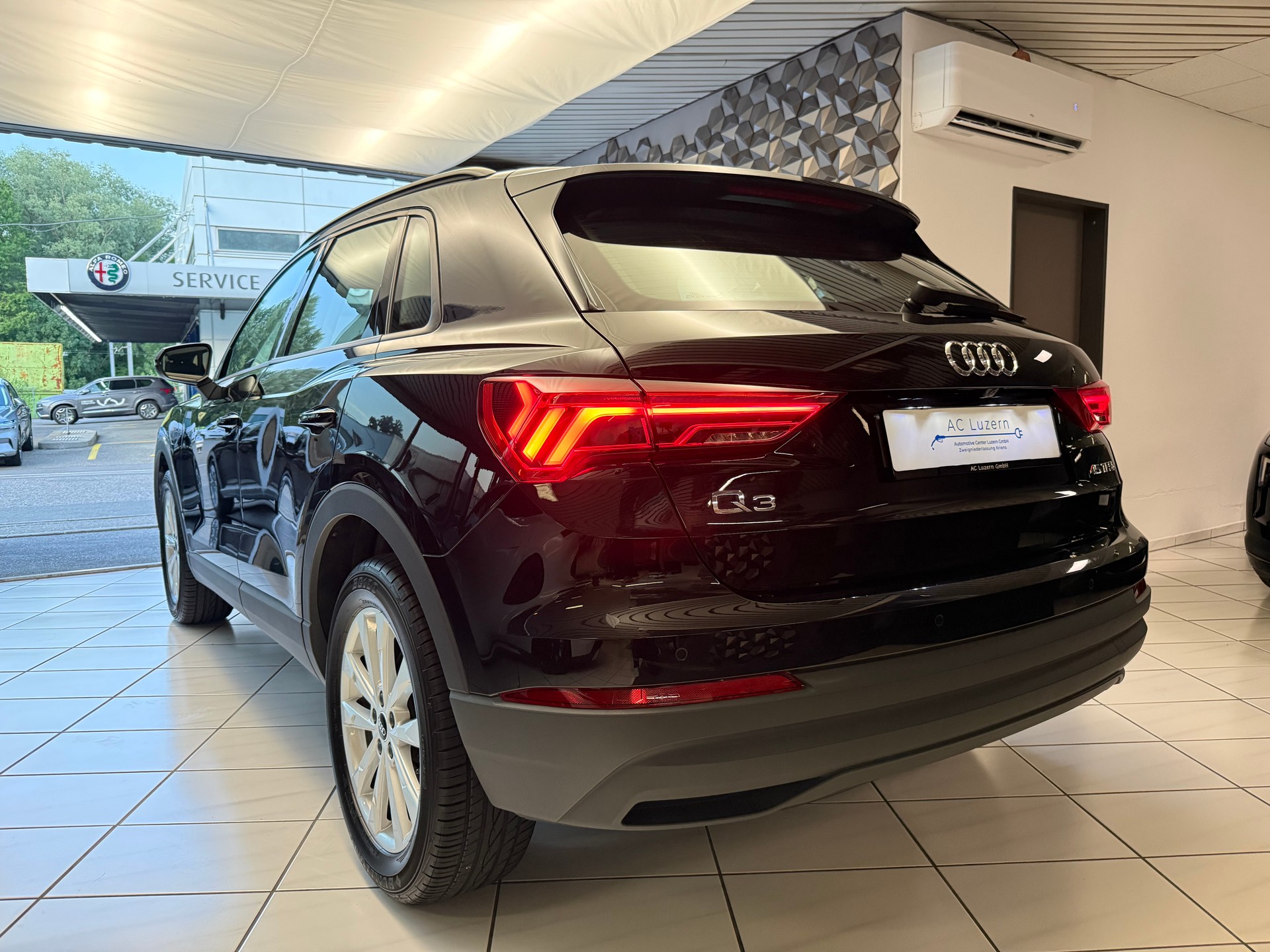 AUDI Q3 45 TFSI e Attraction S-tronic SoH 93.8 %-image-1