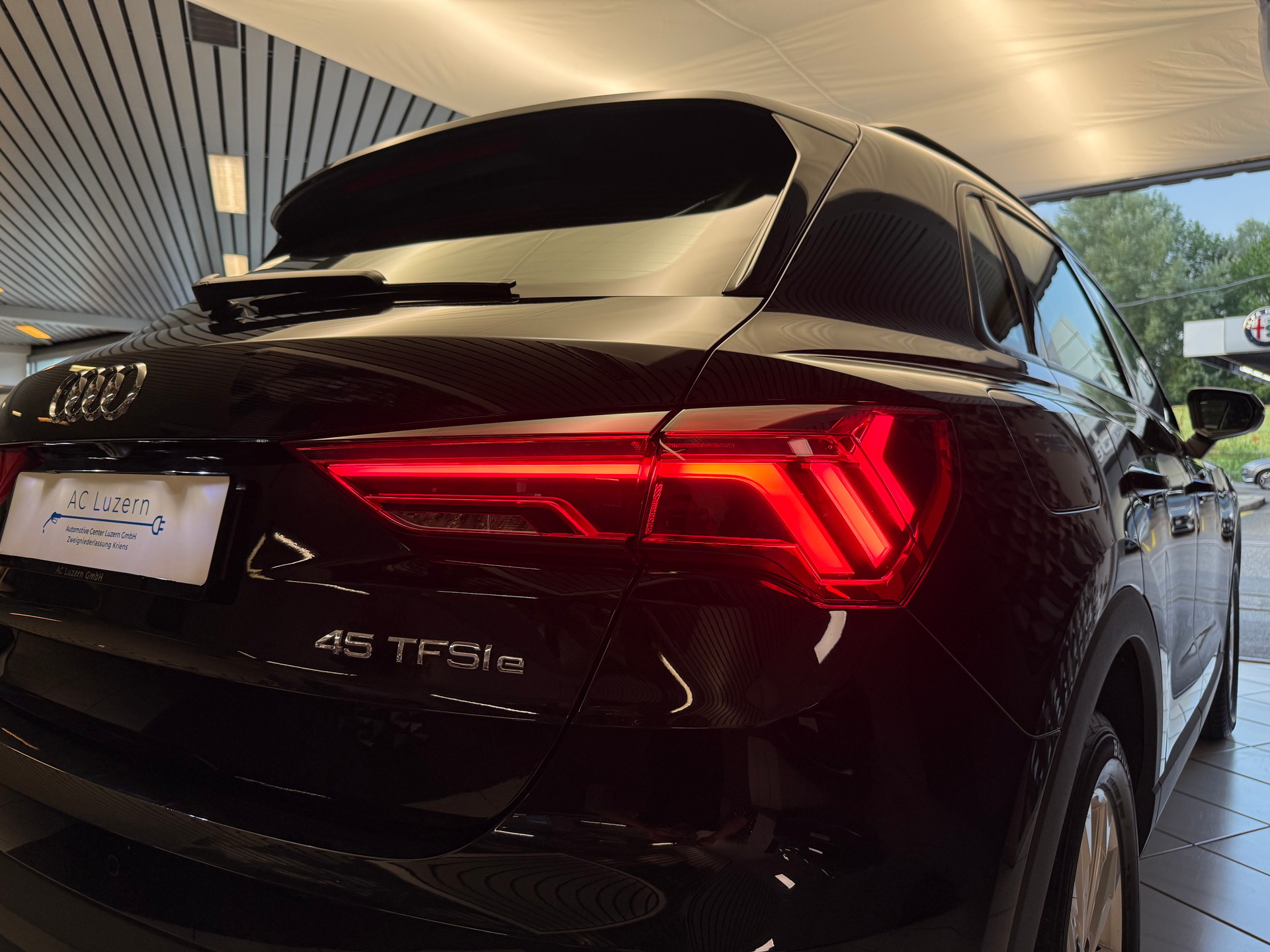 AUDI Q3 45 TFSI e Attraction S-tronic SoH 93.8 %-image-23